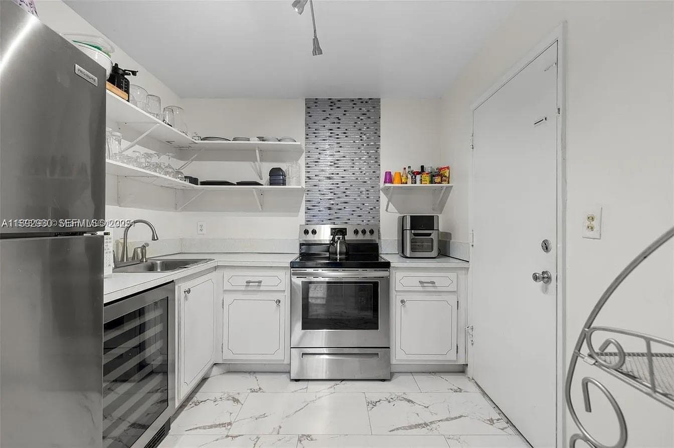 4043 NW 16th Street 201, Lauderhill, FL 33313 — photo 1 of 22