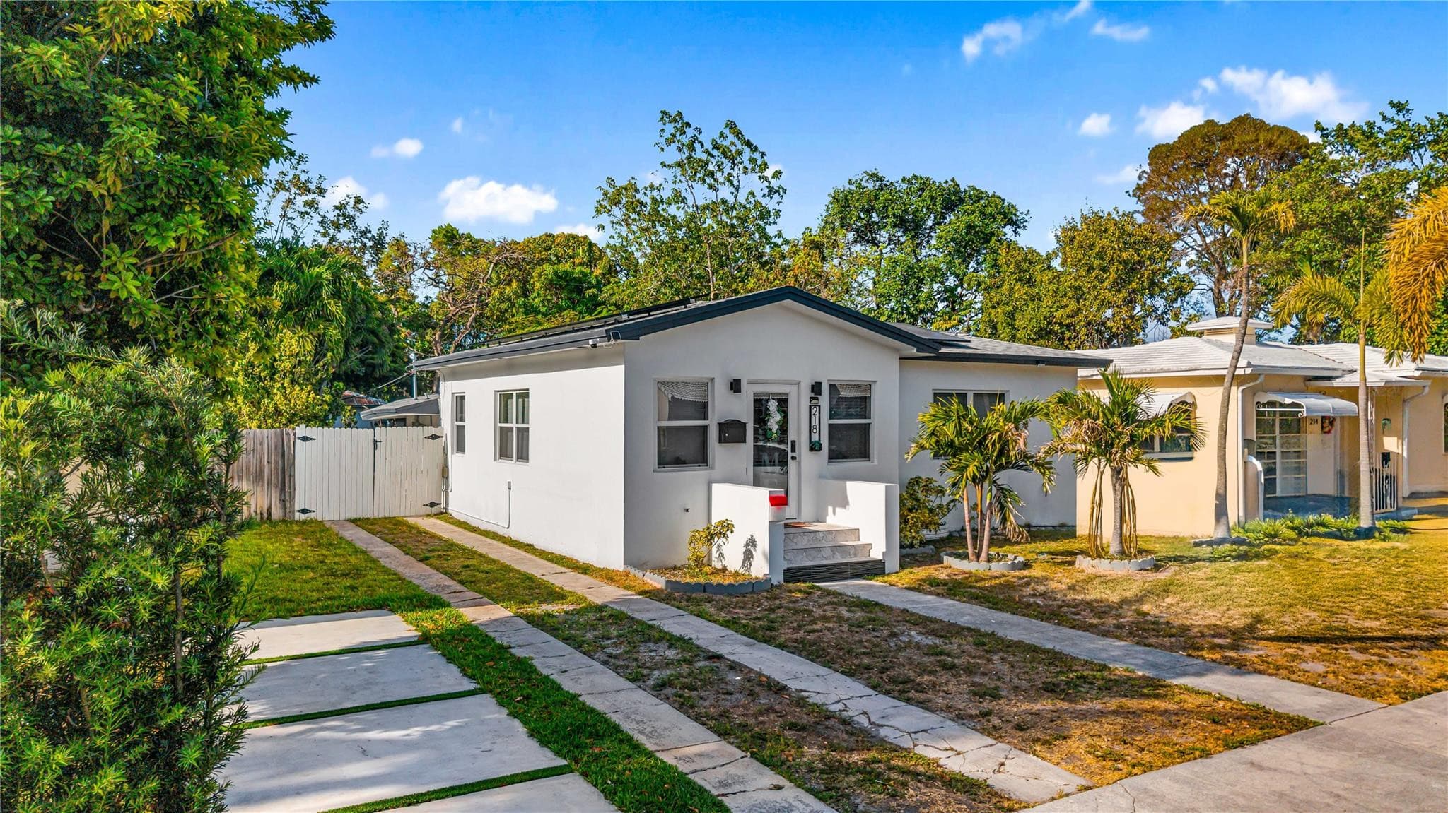 218 SW 7th Street, Dania Beach, FL 33004 — photo 15 of 68