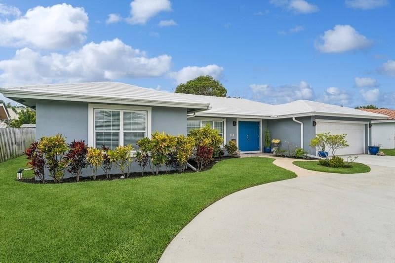 13 Little Harbor Way, Deerfield Beach, FL 33441 — photo 1 of 32