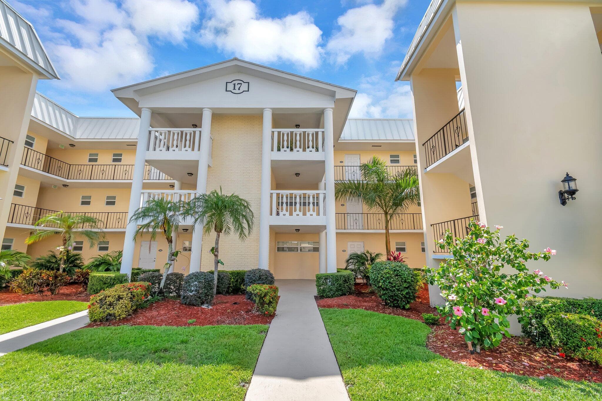 17 Colonial Club Drive 204, Boynton Beach, FL 33435 — photo 4 of 51