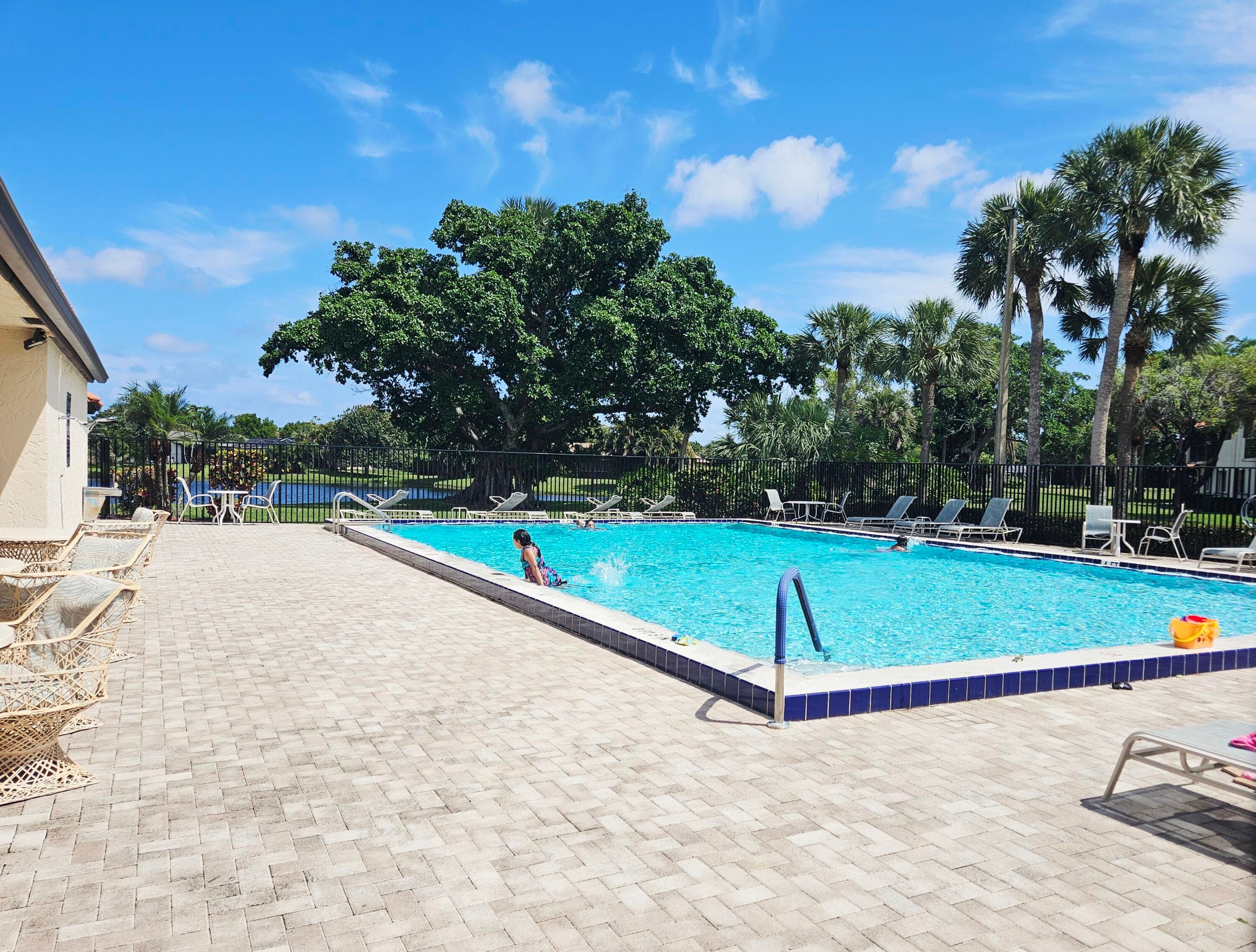 16 Vía De Casas Sur 103, Boynton Beach, FL 33426 — photo 22 of 23