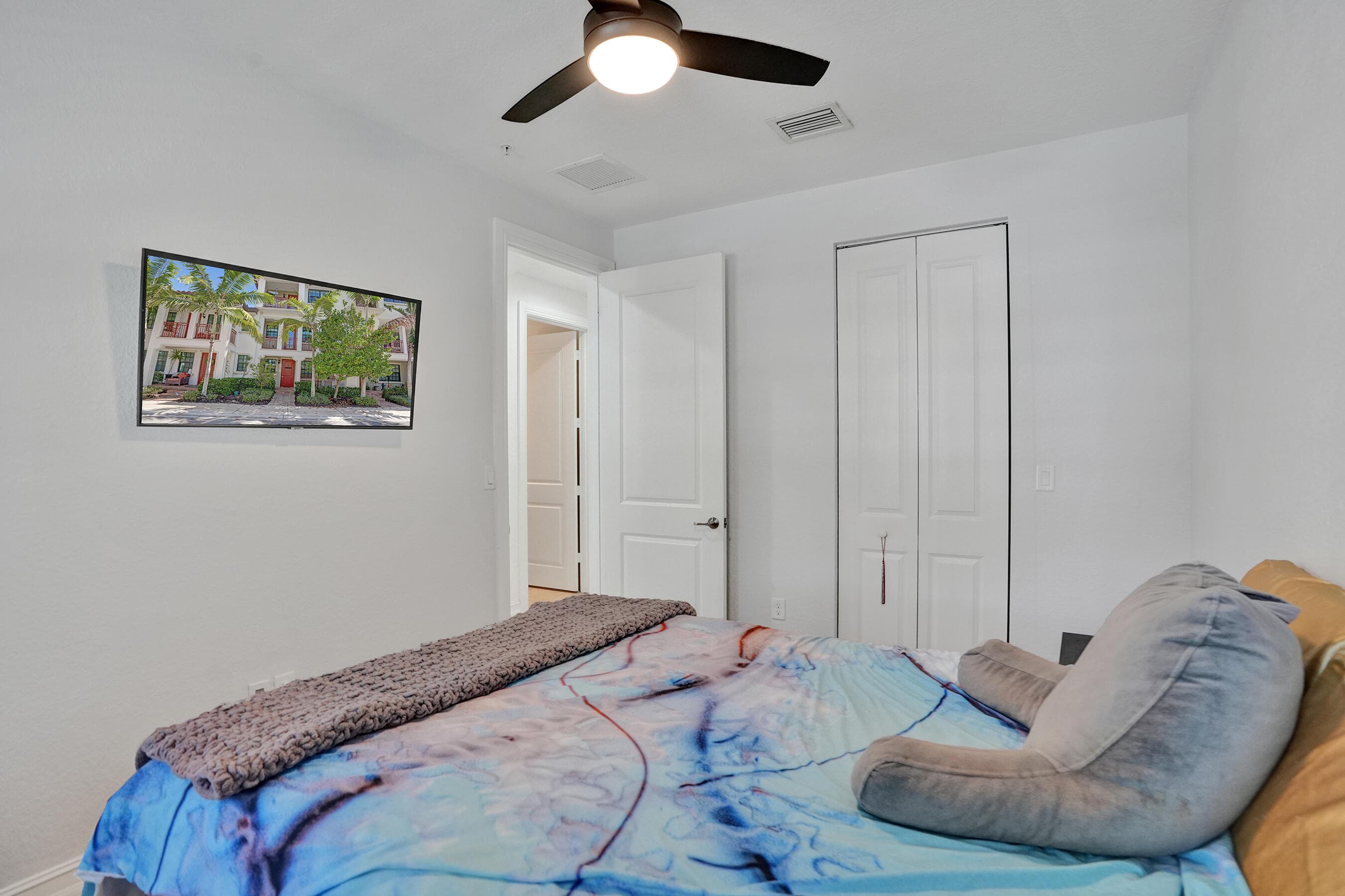11621 SW 13th Court, Pembroke Pines, FL 33025 — photo 4 of 21