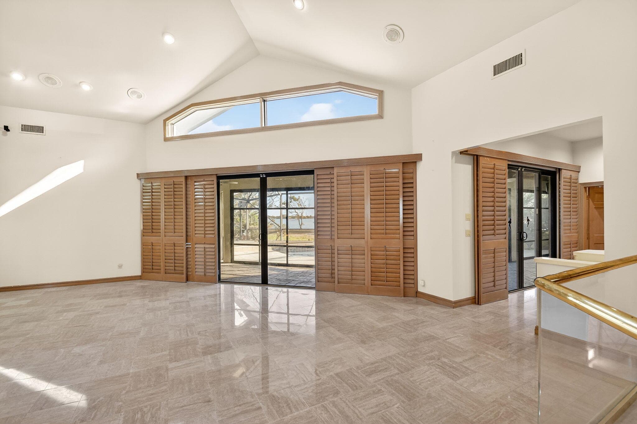2410 Embassy Drive, West Palm Beach, FL 33401 — photo 15 of 42