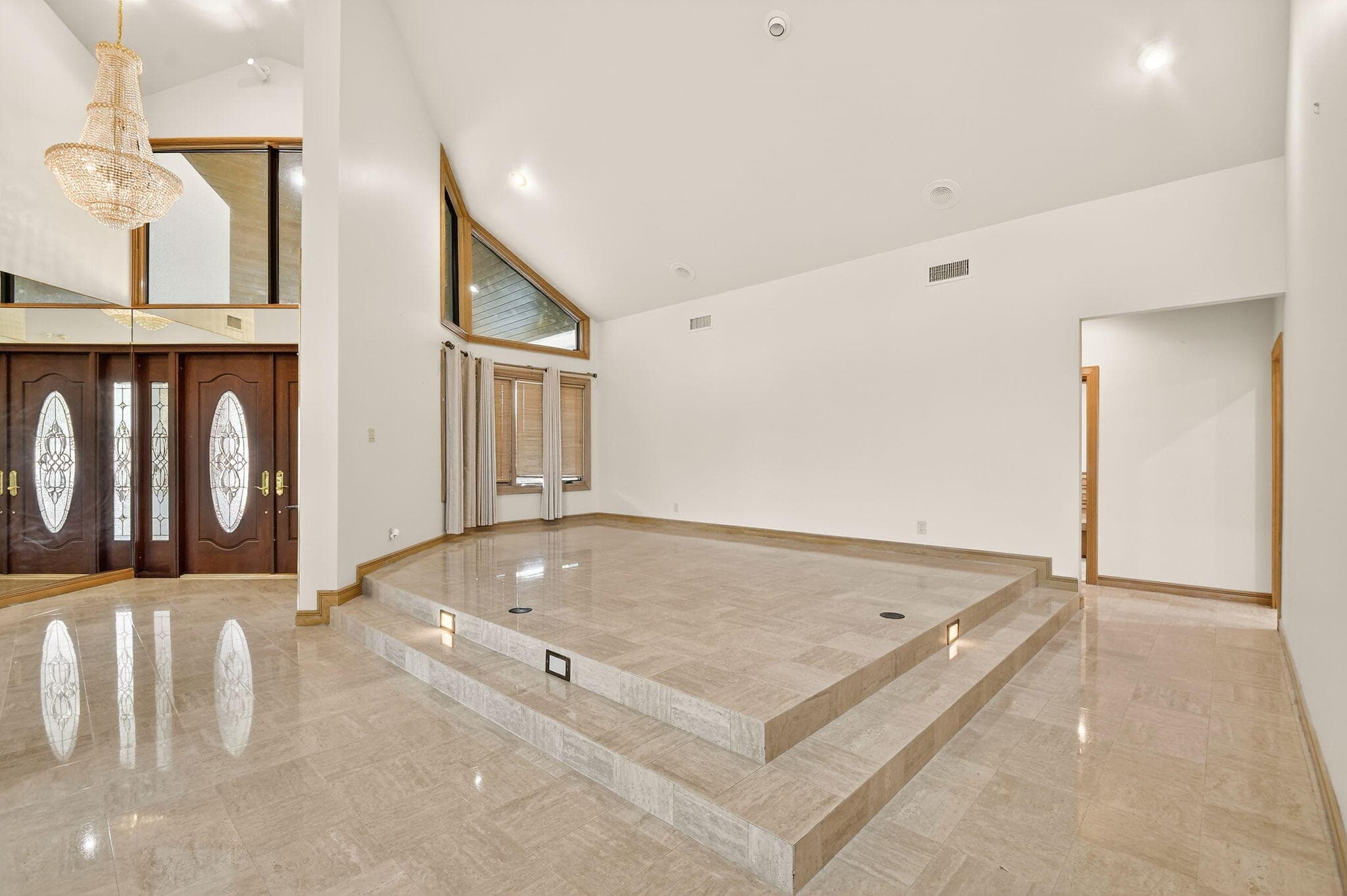 2410 Embassy Drive, West Palm Beach, FL 33401 — photo 17 of 42