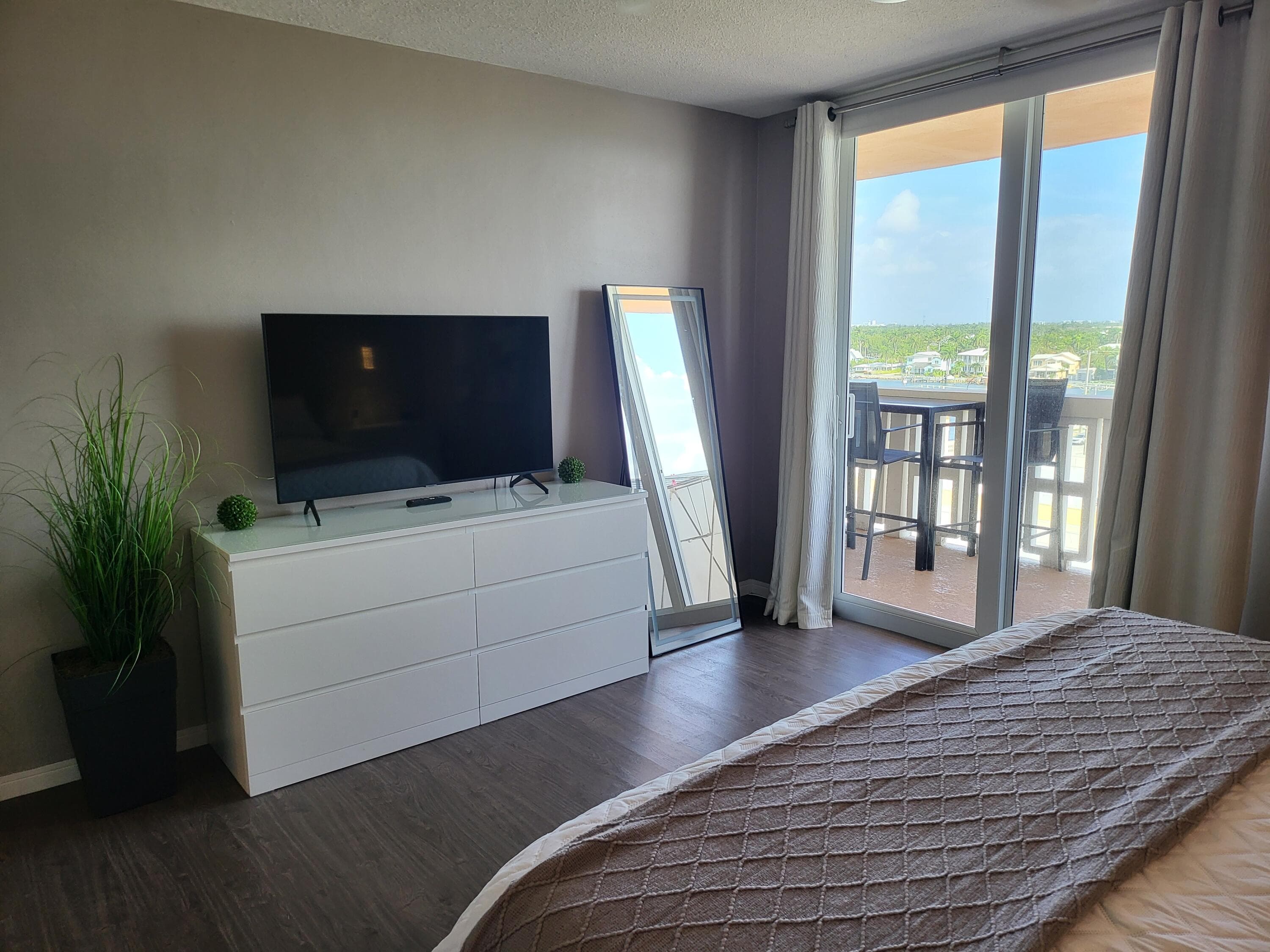 801 S Ocean Drive 805, Hollywood, FL 33019 — photo 23 of 40