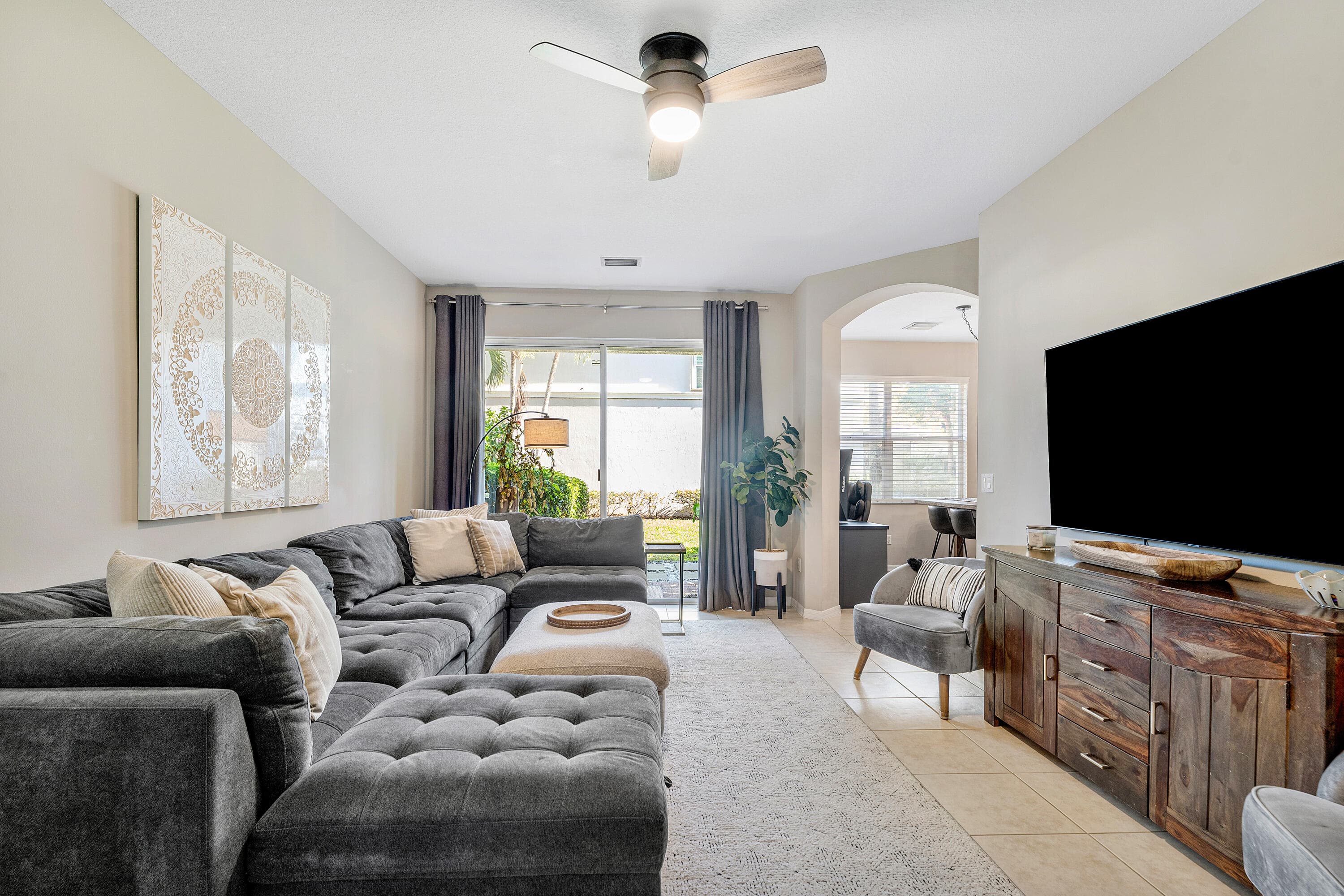 6102 Seminole Gardens Circle, Riviera Beach, FL 33418 — photo 5 of 18