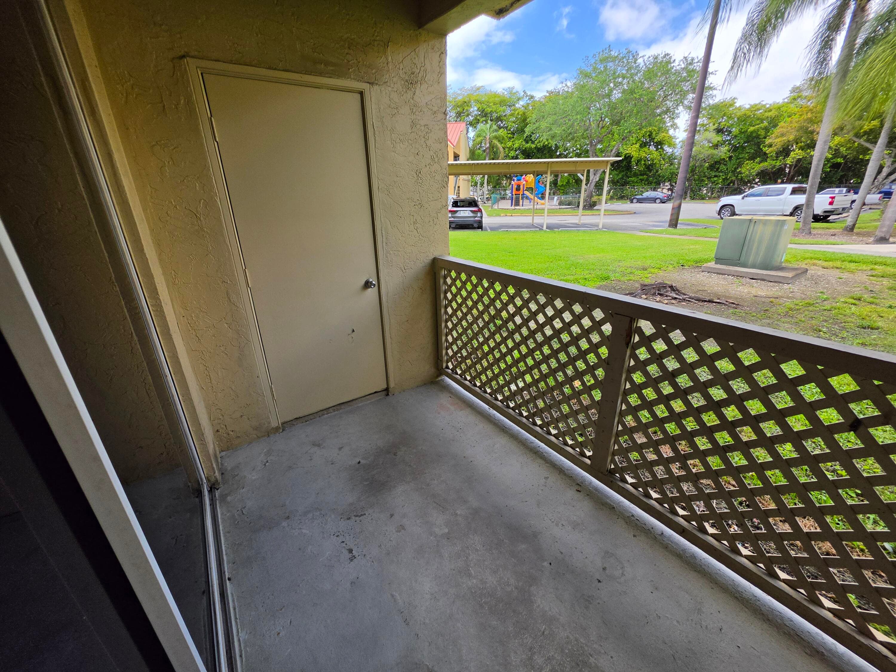 18340 NW 68th Avenue F, Hialeah, FL 33015 — photo 2 of 15