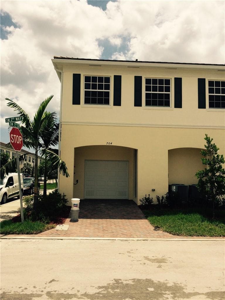 704 SW 2nd Way, Pompano Beach, FL 33060 — photo 35 of 35