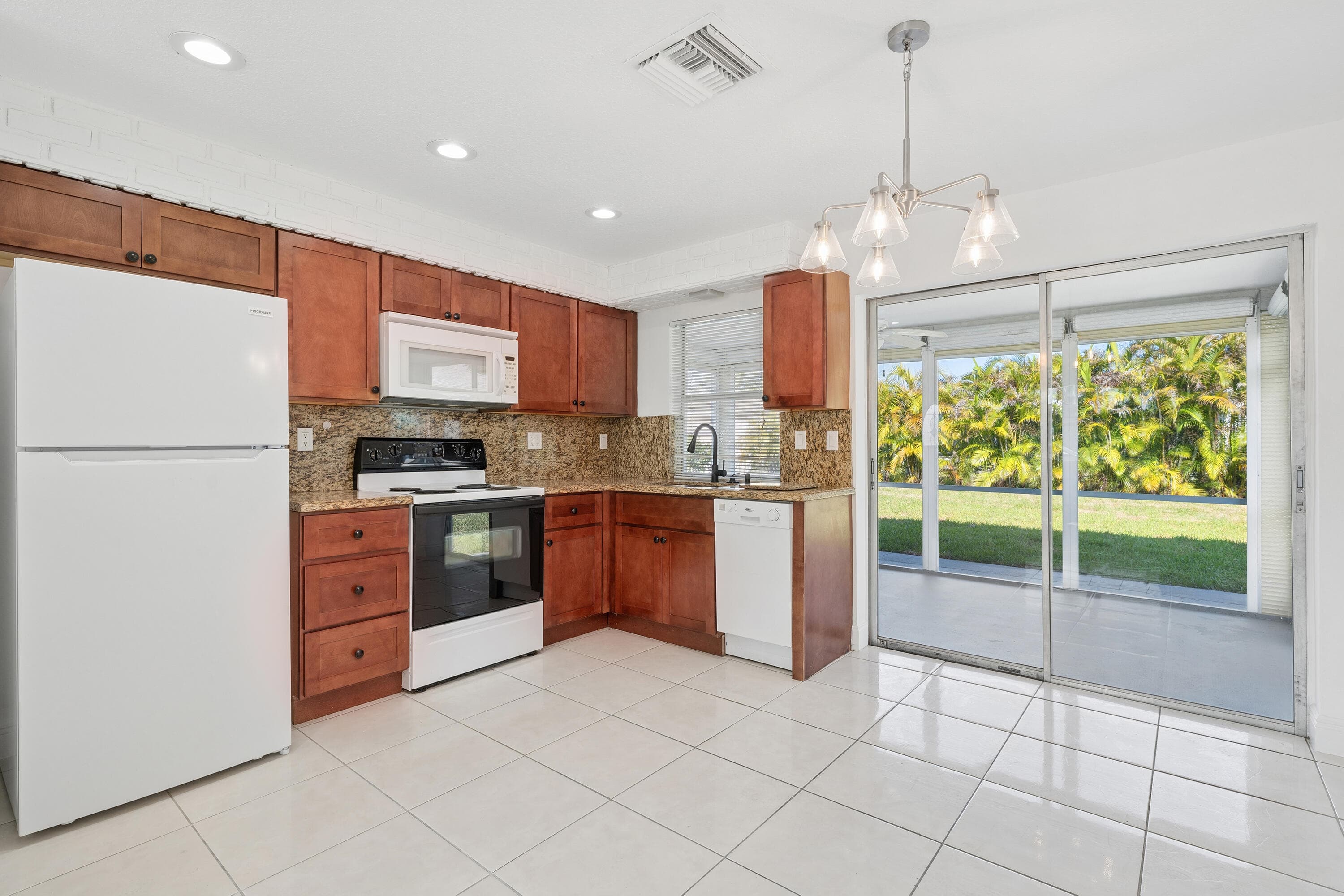 8107 NW 96th Avenue, Tamarac, FL 33321 — photo 8 of 23