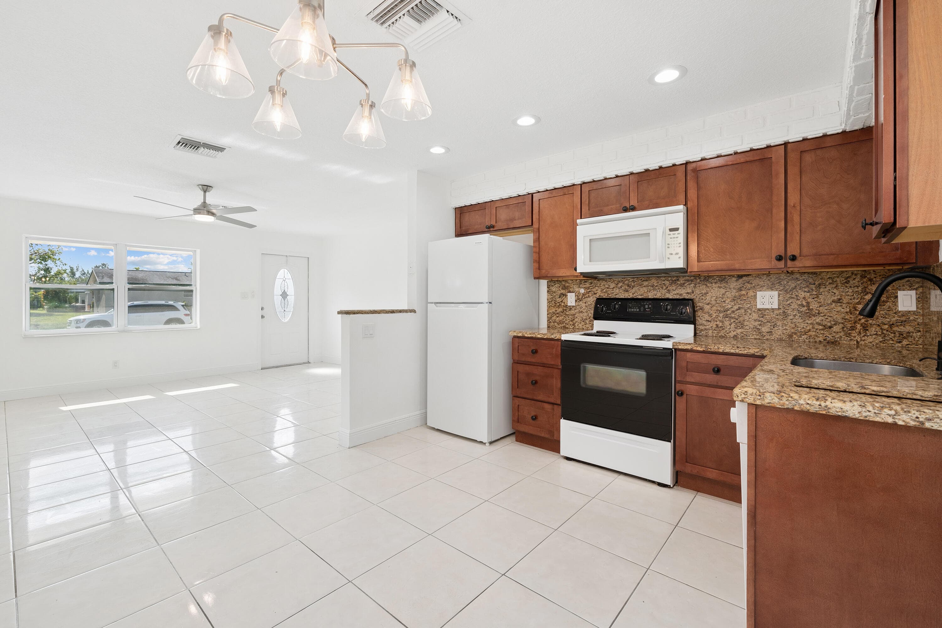 8107 NW 96th Avenue, Tamarac, FL 33321 — photo 7 of 23