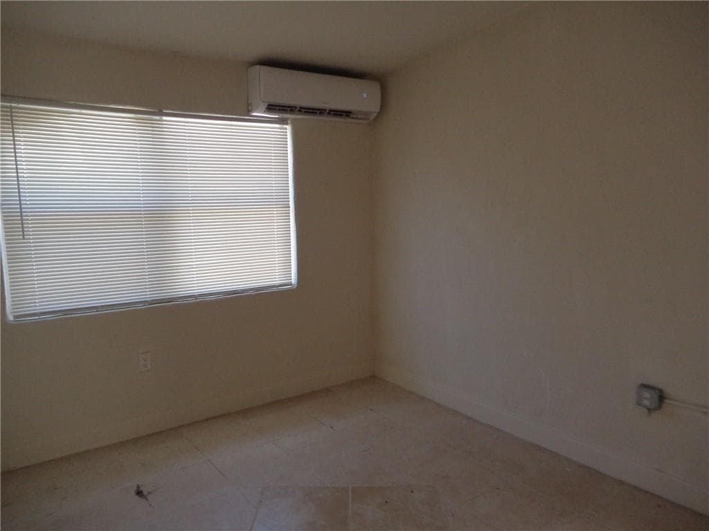 2204 Atlanta Street 3, Hollywood, FL 33020 — photo 5 of 6