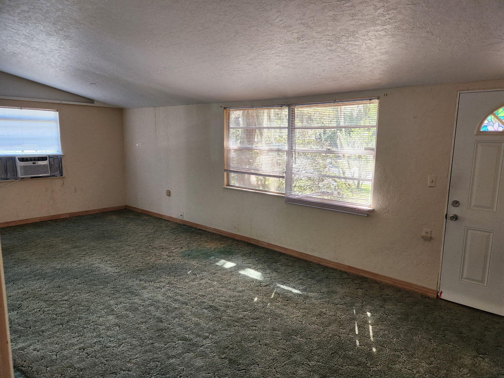 2319 S Summerlin Avenue, Sanford, FL 32771 — photo 3 of 9