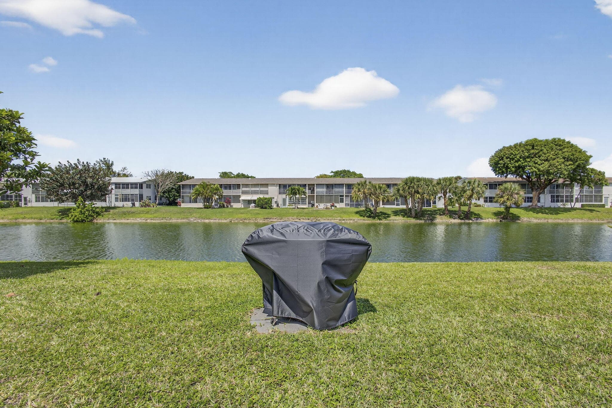 106 Camden E, West Palm Beach, FL 33417 — photo 33 of 54