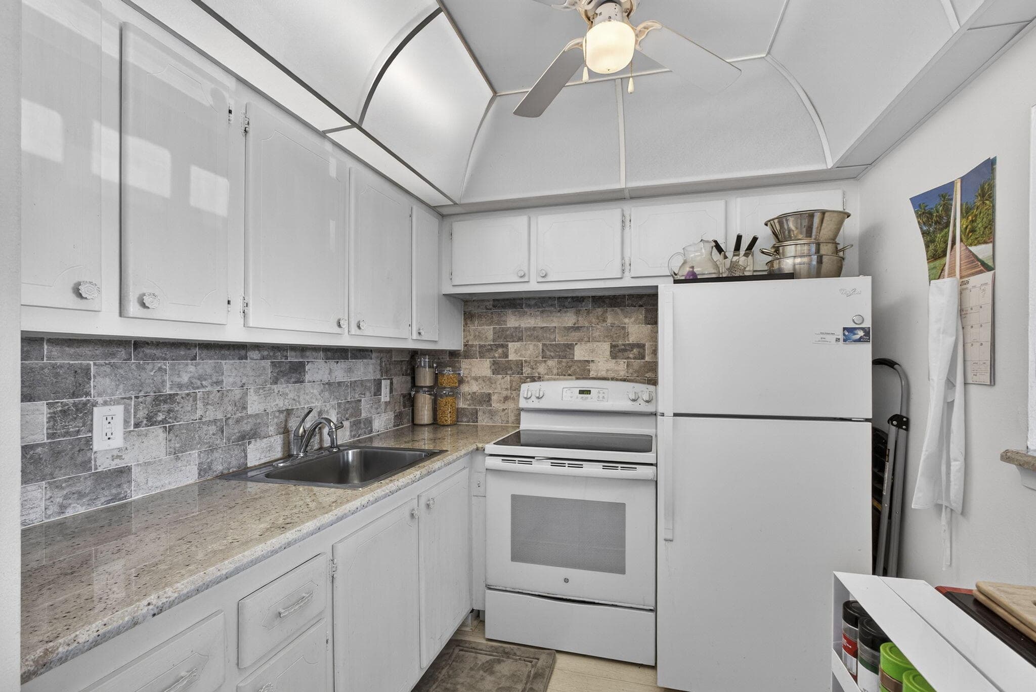 106 Camden E, West Palm Beach, FL 33417 — photo 15 of 54