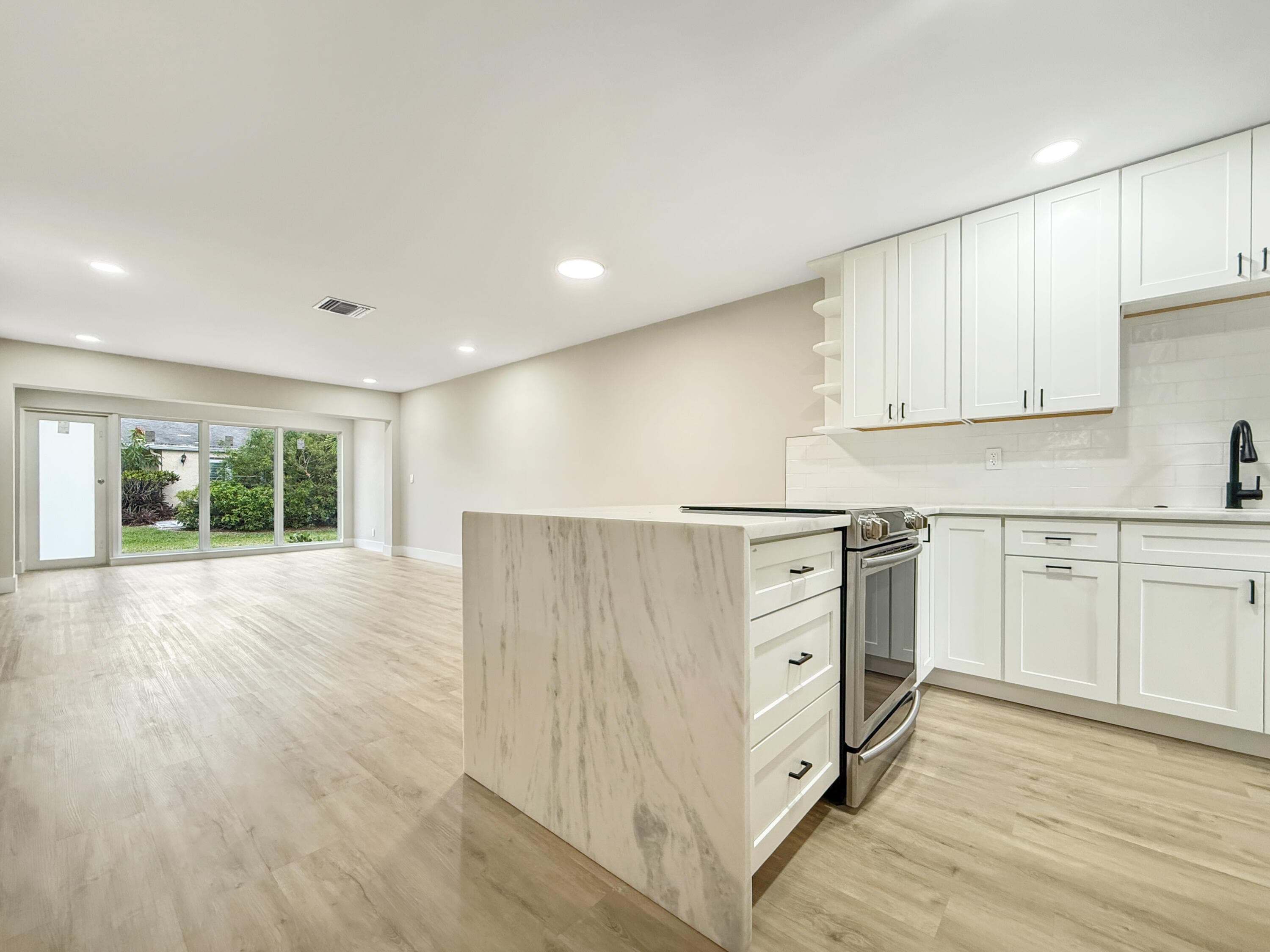13735 Flora Place C, Delray Beach, FL 33484 — photo 2 of 35