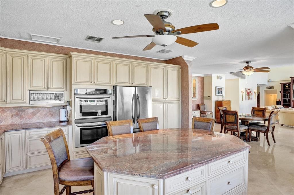 2875 NE 25th Court, Fort Lauderdale, FL 33305 — photo 15 of 39