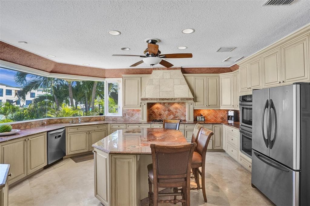 2875 NE 25th Court, Fort Lauderdale, FL 33305 — photo 17 of 39