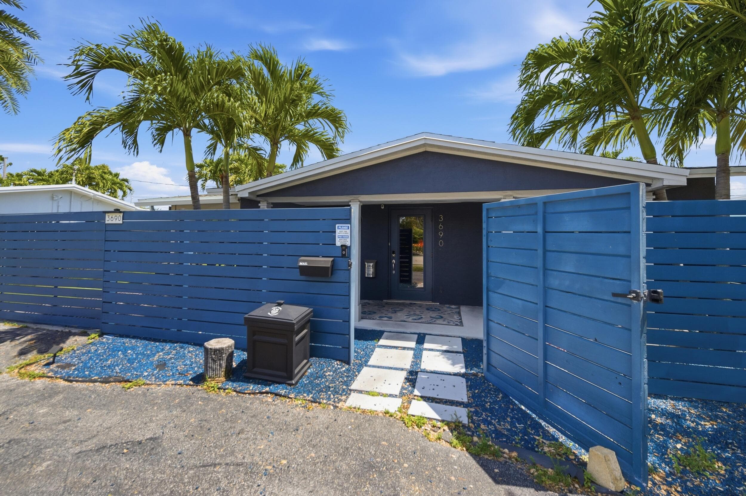 3690 NE 16th Avenue, Oakland Park, FL 33334 — photo 3 of 39