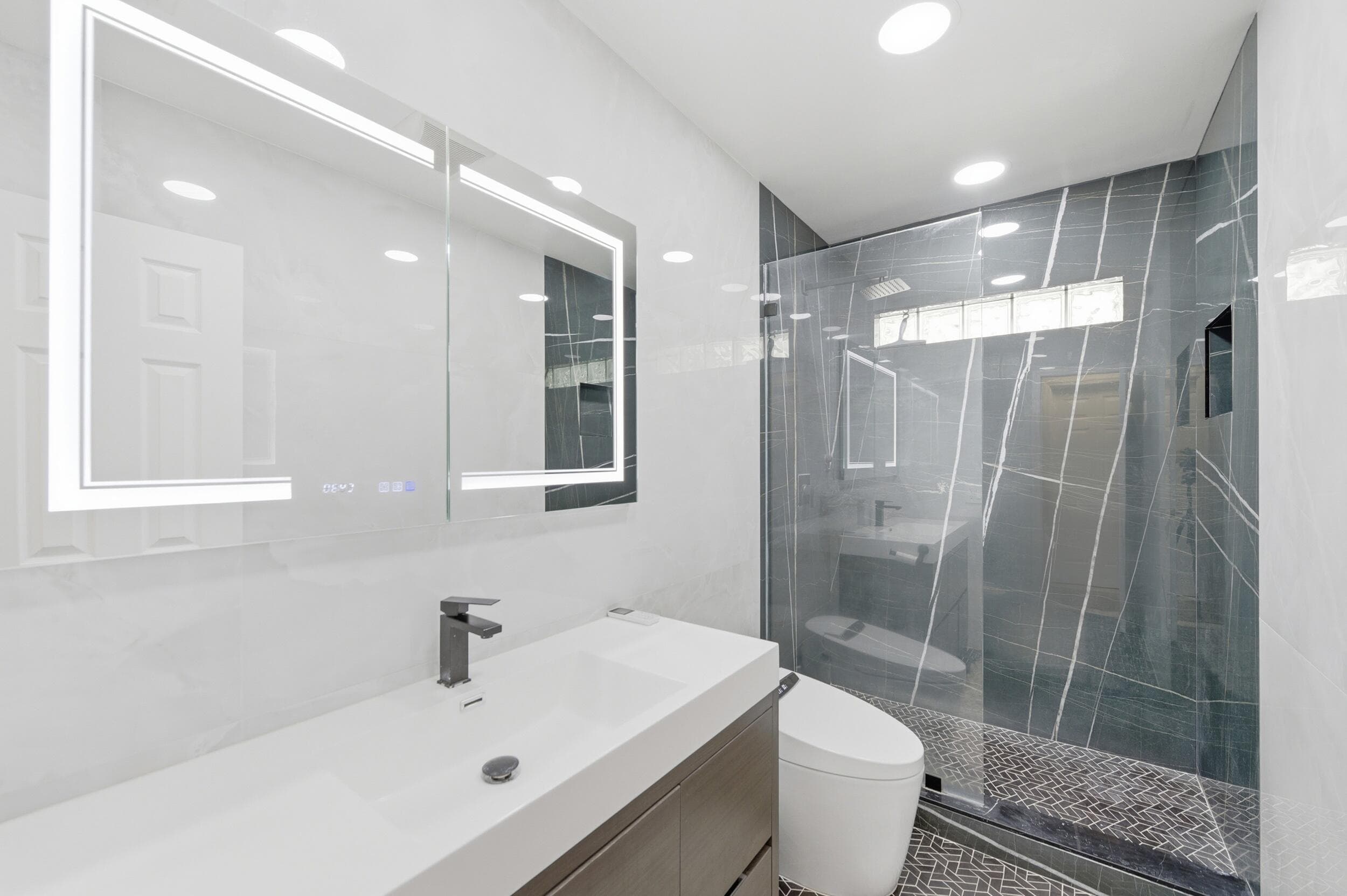 3690 NE 16th Avenue, Oakland Park, FL 33334 — photo 18 of 39