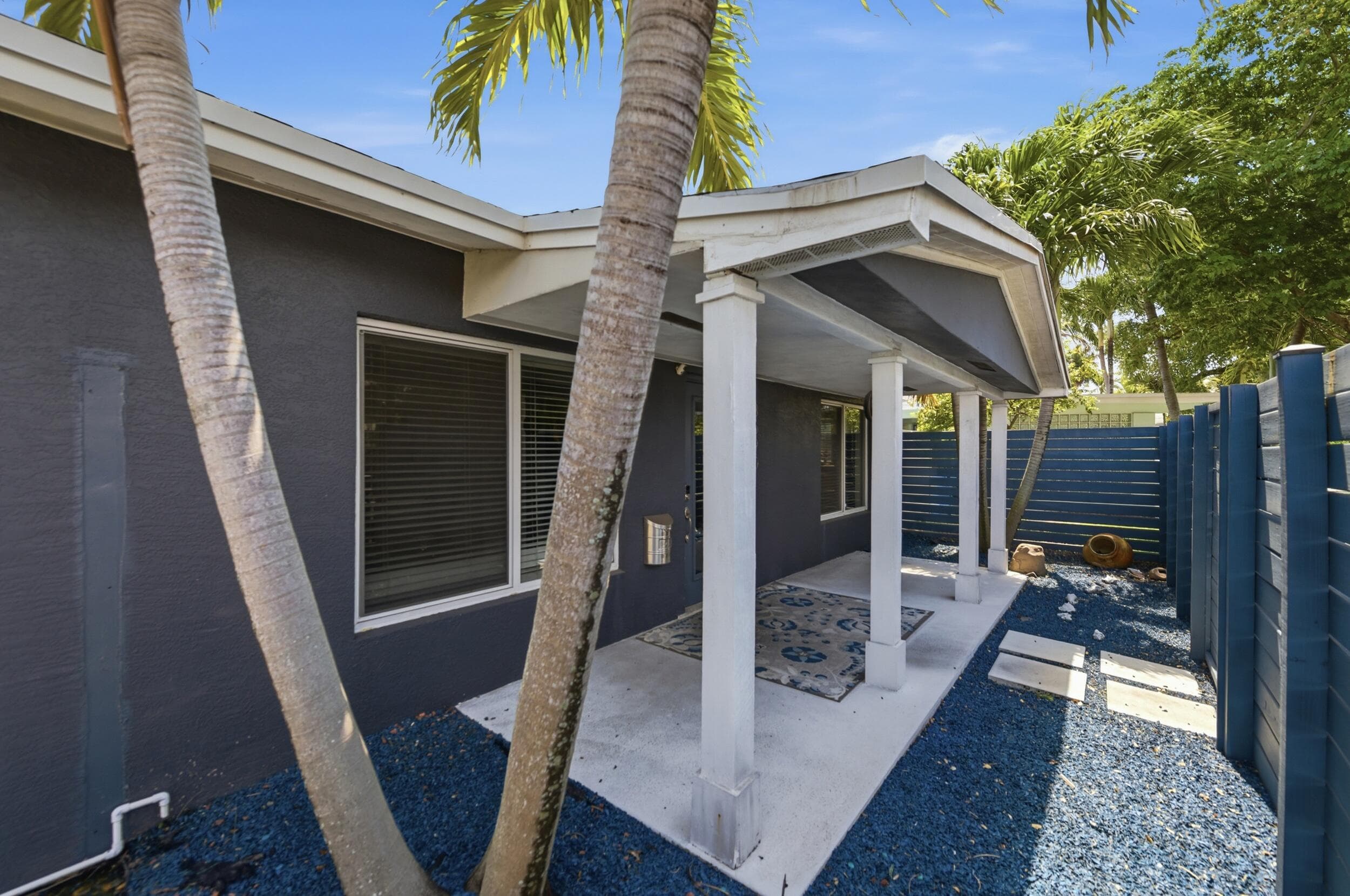3690 NE 16th Avenue, Oakland Park, FL 33334 — photo 4 of 39