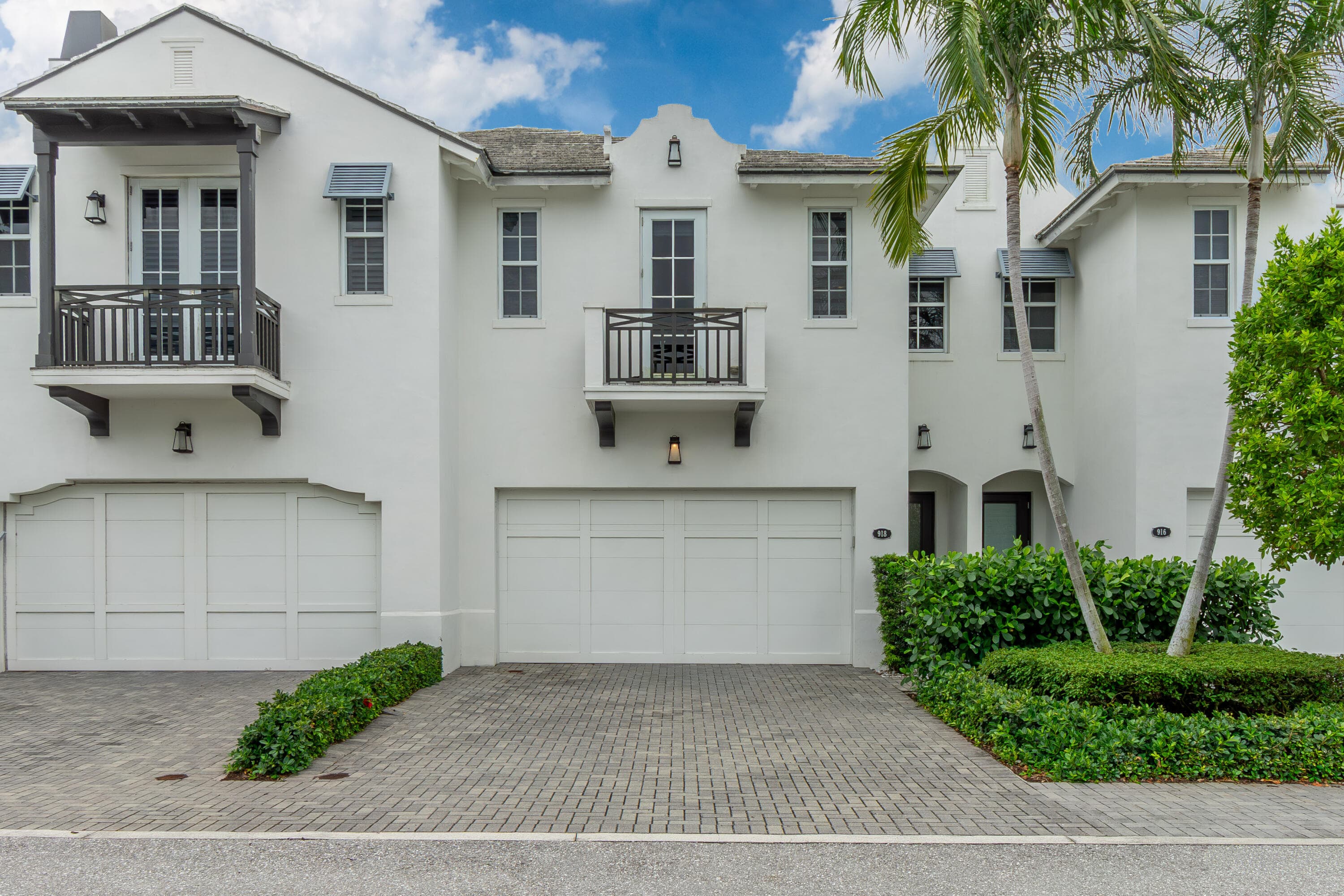 918 St George Boulevard, Delray Beach, FL 33483 — photo 1 of 36