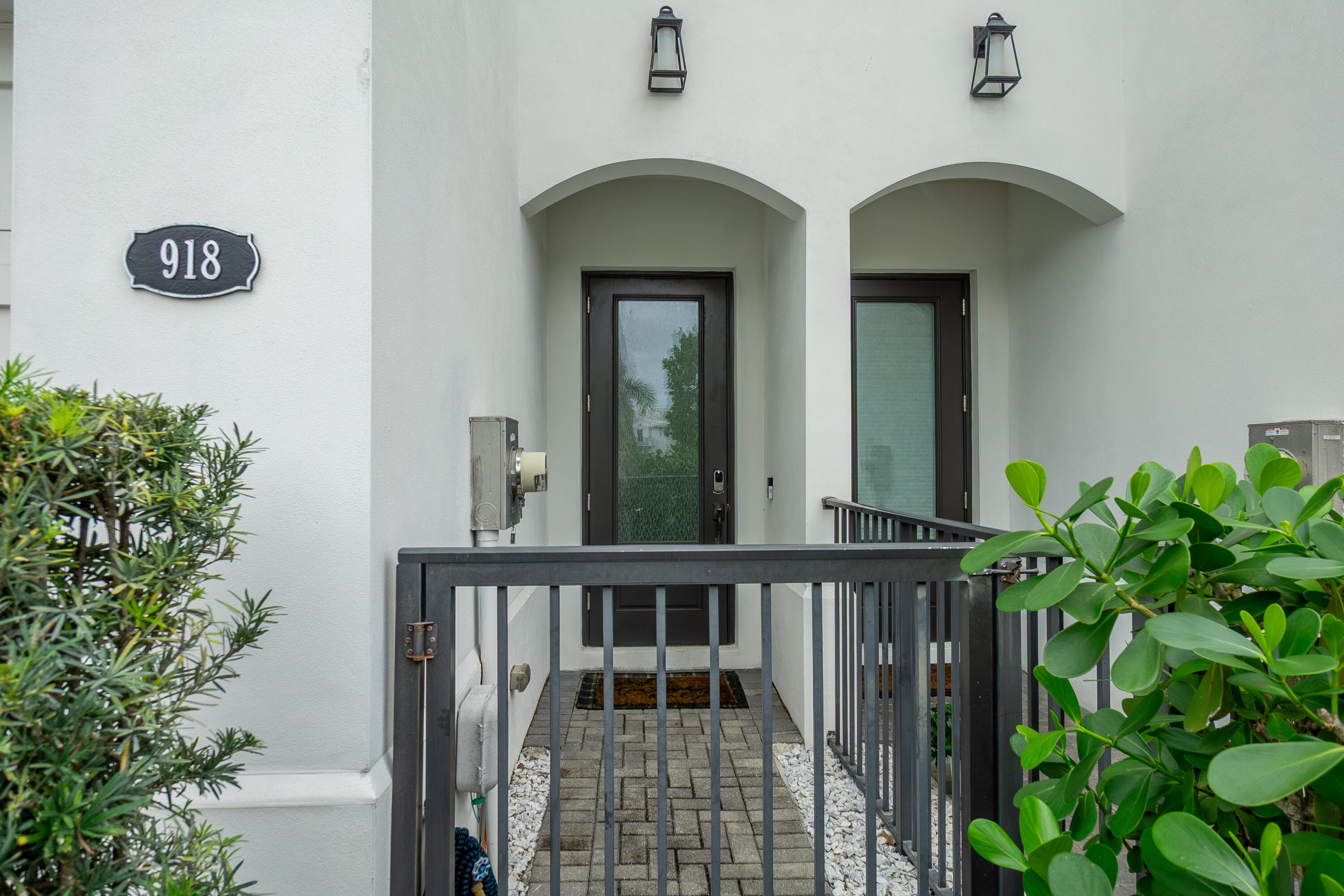 918 St George Boulevard, Delray Beach, FL 33483 — photo 2 of 36