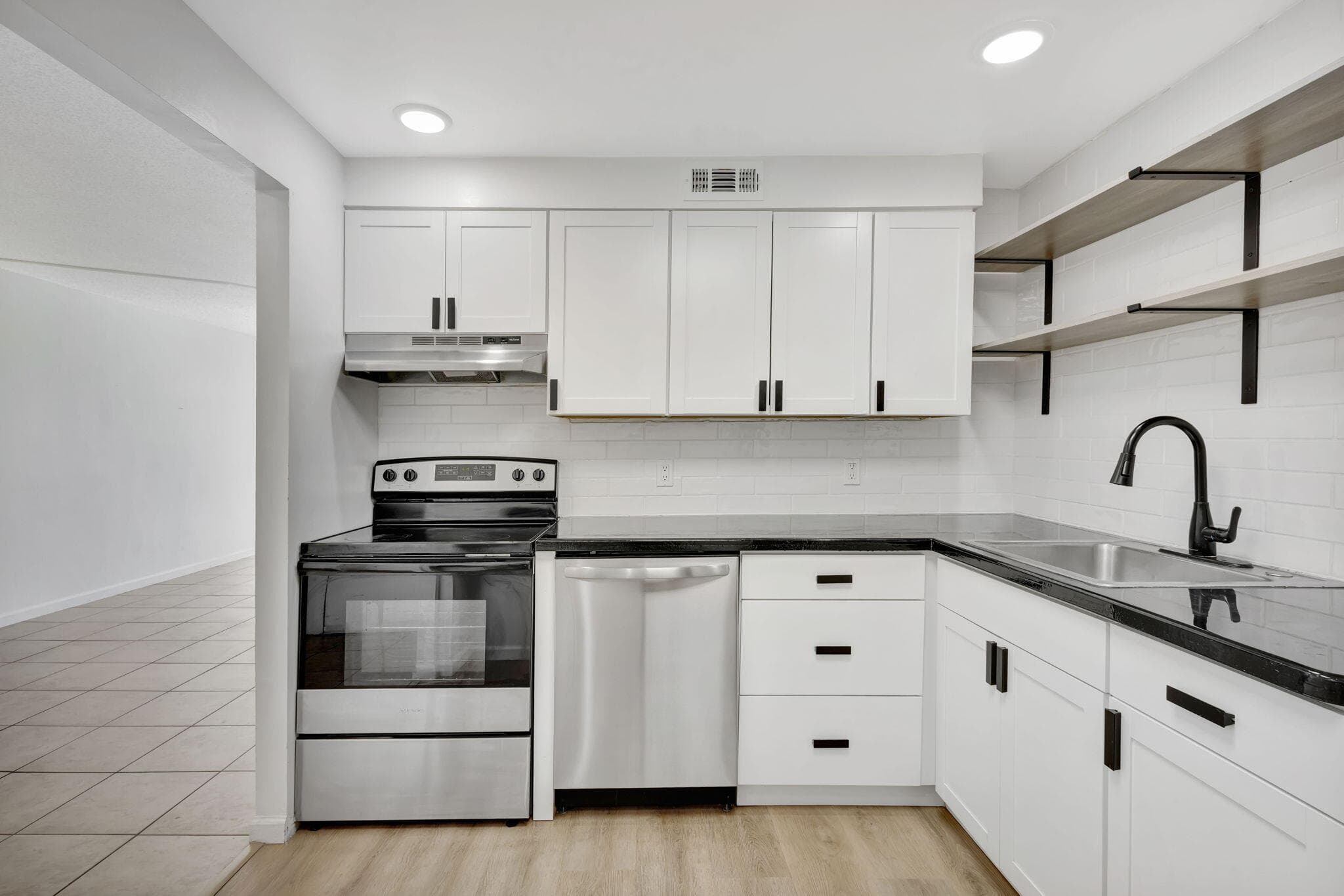 500 Executive Center Drive 3-j, West Palm Beach, FL 33401 — photo 11 of 75