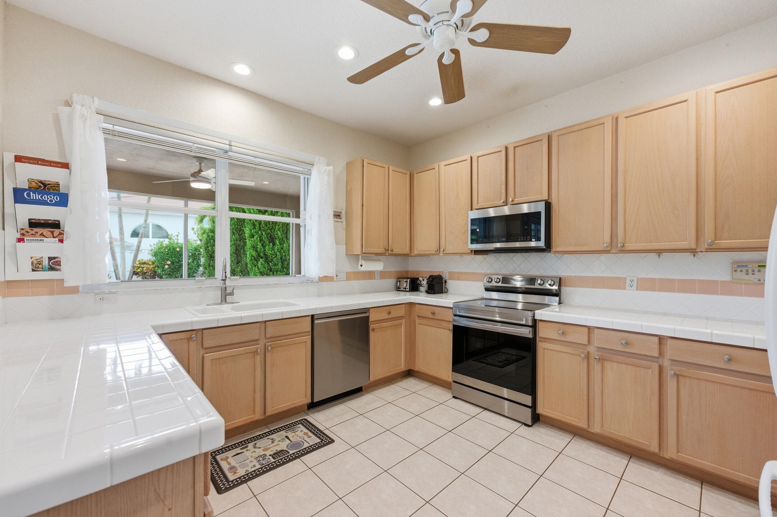 648 SW 168th Terrace, Pembroke Pines, FL 33027 — photo 25 of 56