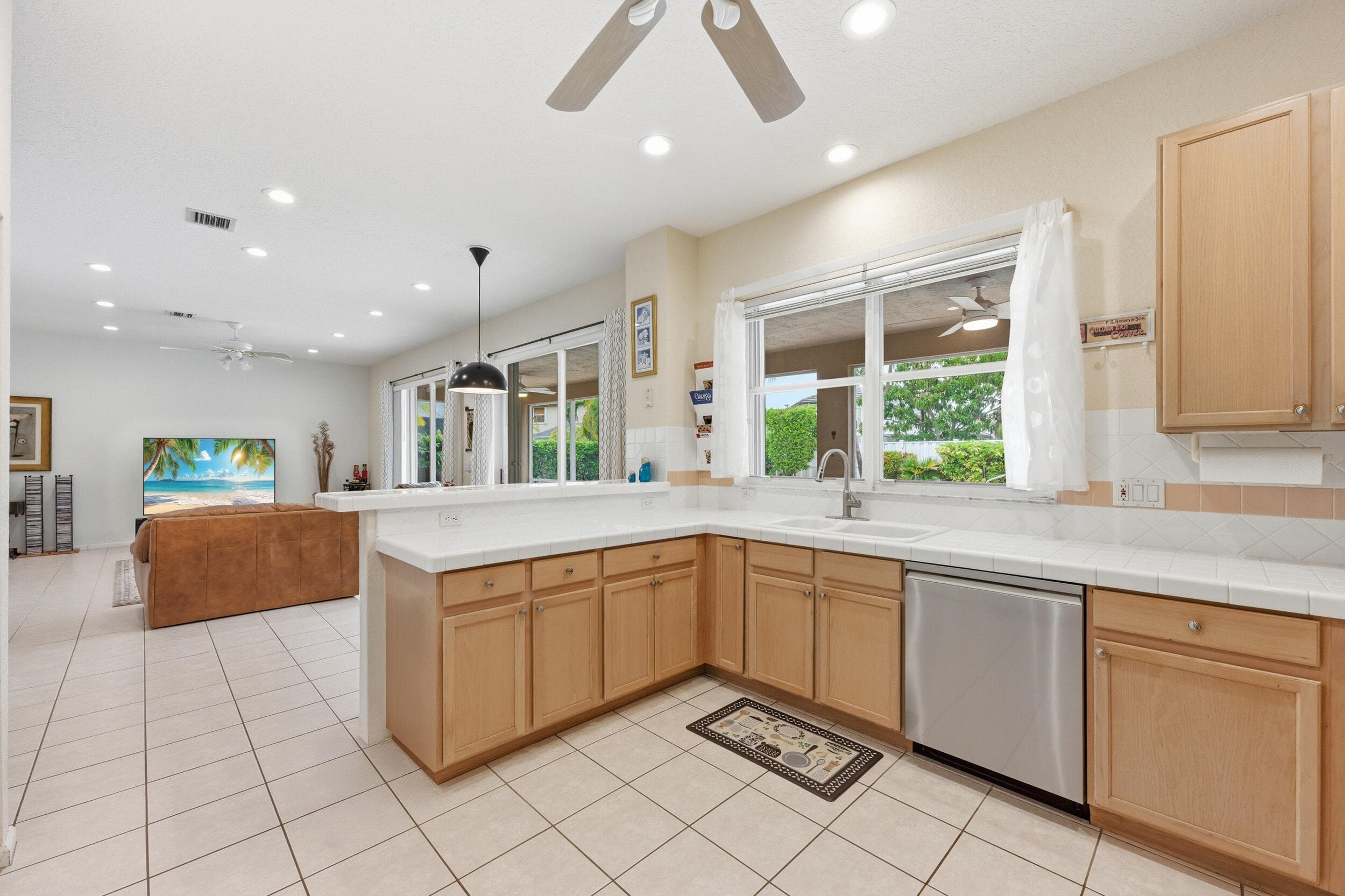648 SW 168th Terrace, Pembroke Pines, FL 33027 — photo 27 of 56
