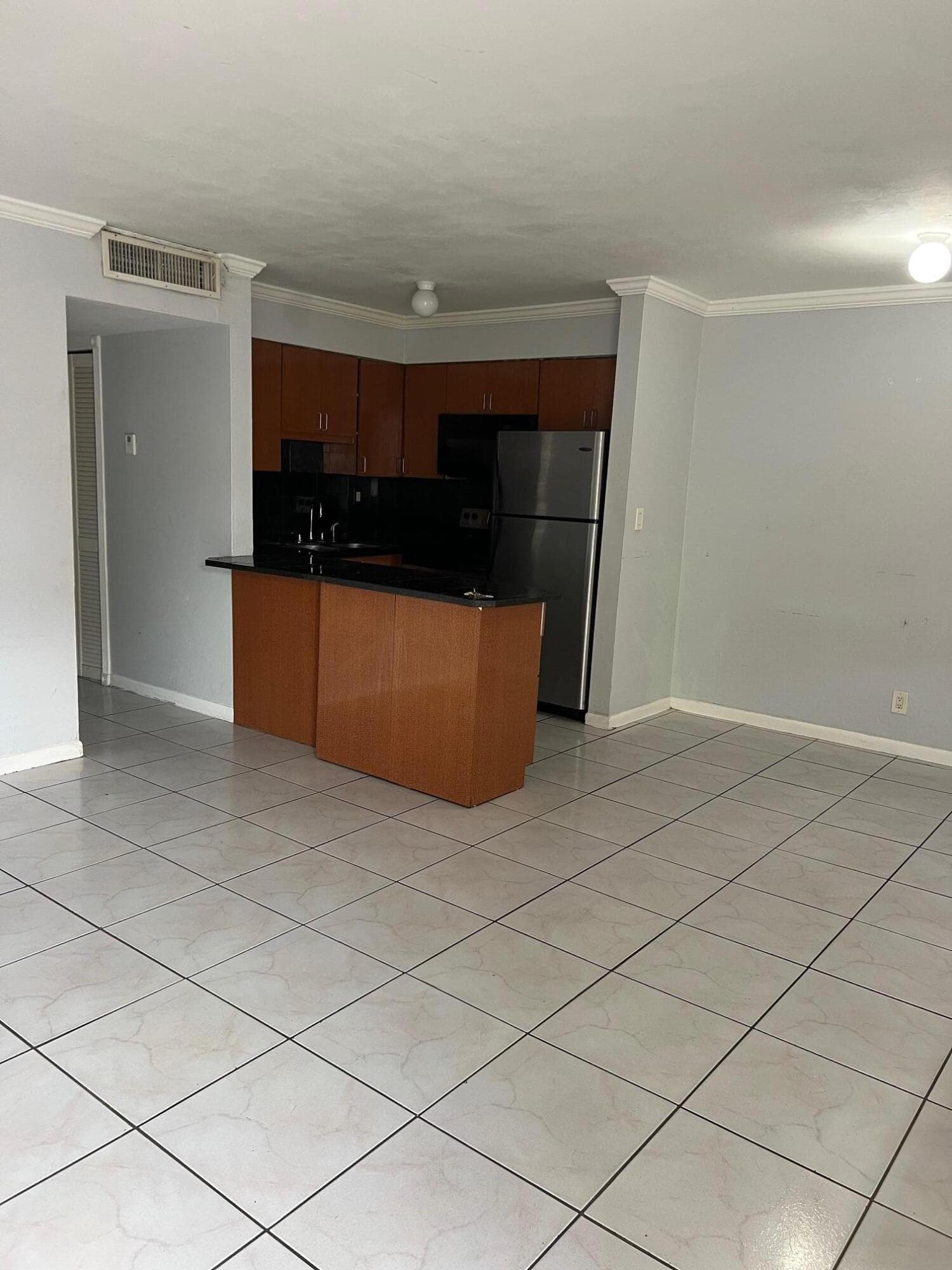 4051 NE 13th Avenue 61-3, Oakland Park, FL 33334 — photo 2 of 13