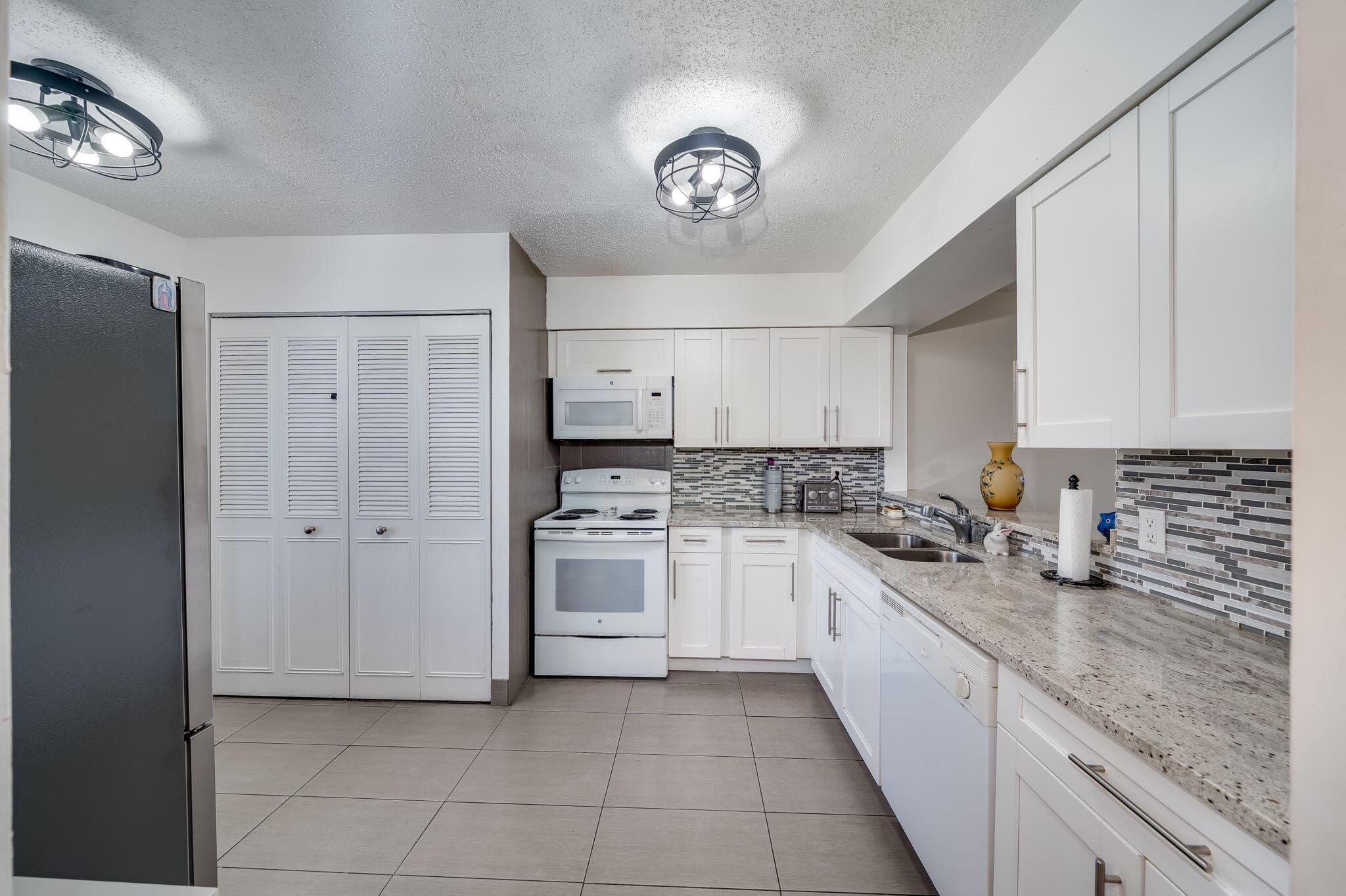 7301 NW 1st Street 402, Margate, FL 33063 — photo 6 of 49
