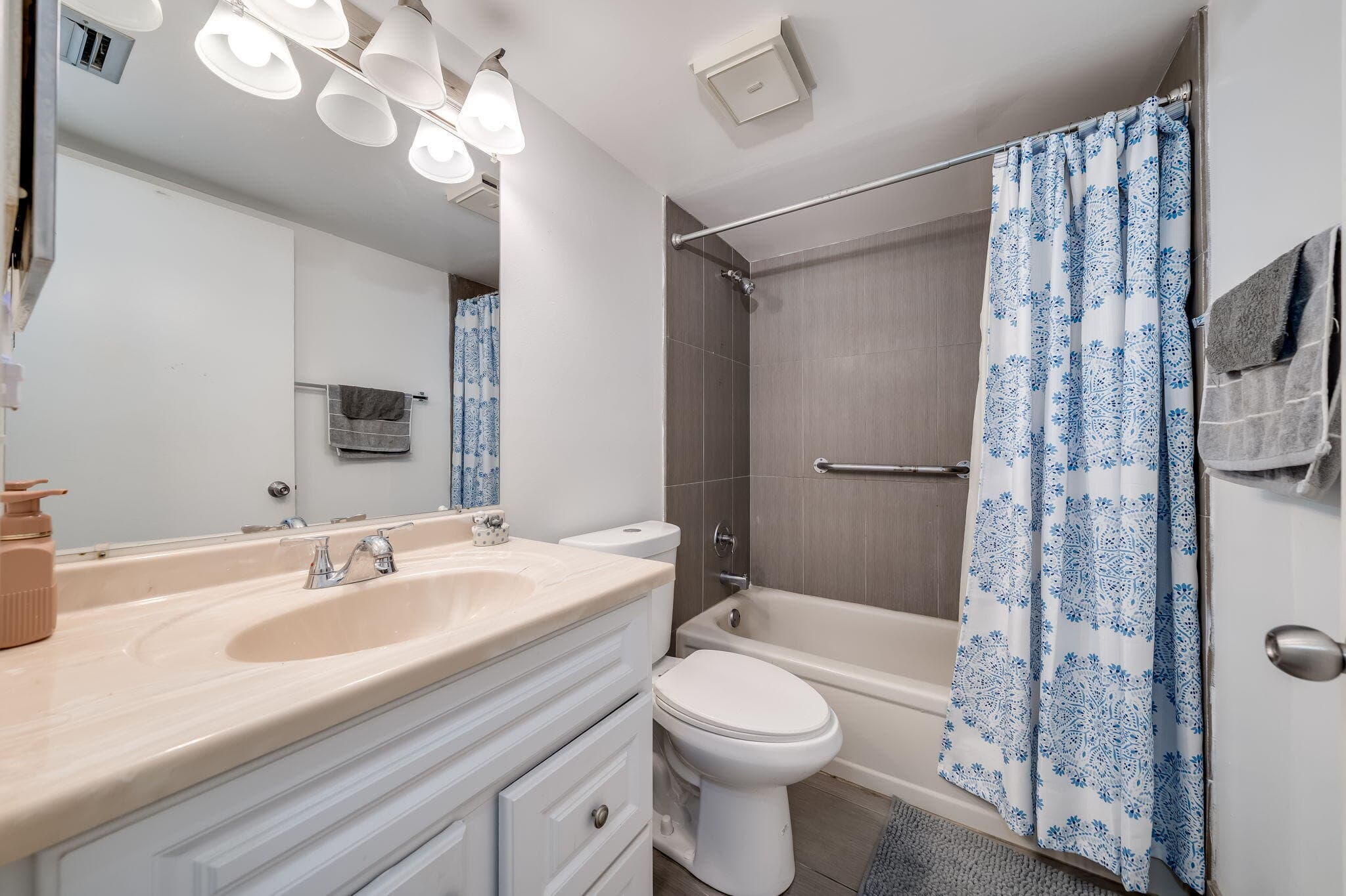 7301 NW 1st Street 402, Margate, FL 33063 — photo 18 of 49