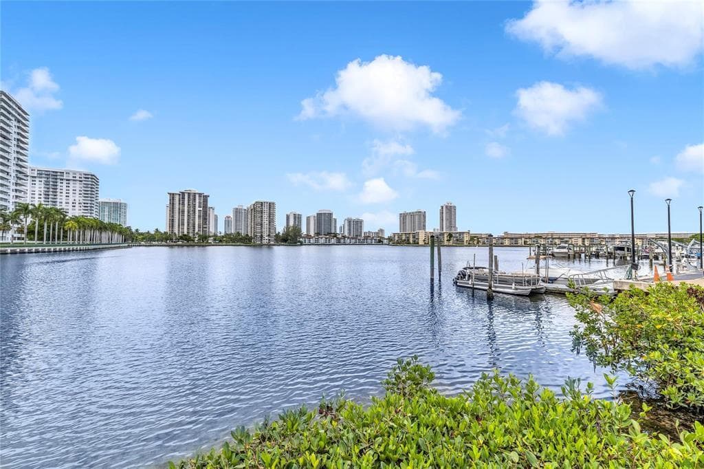 2750 NE 183rd Street 2202, Aventura, FL 33160 — photo 3 of 29
