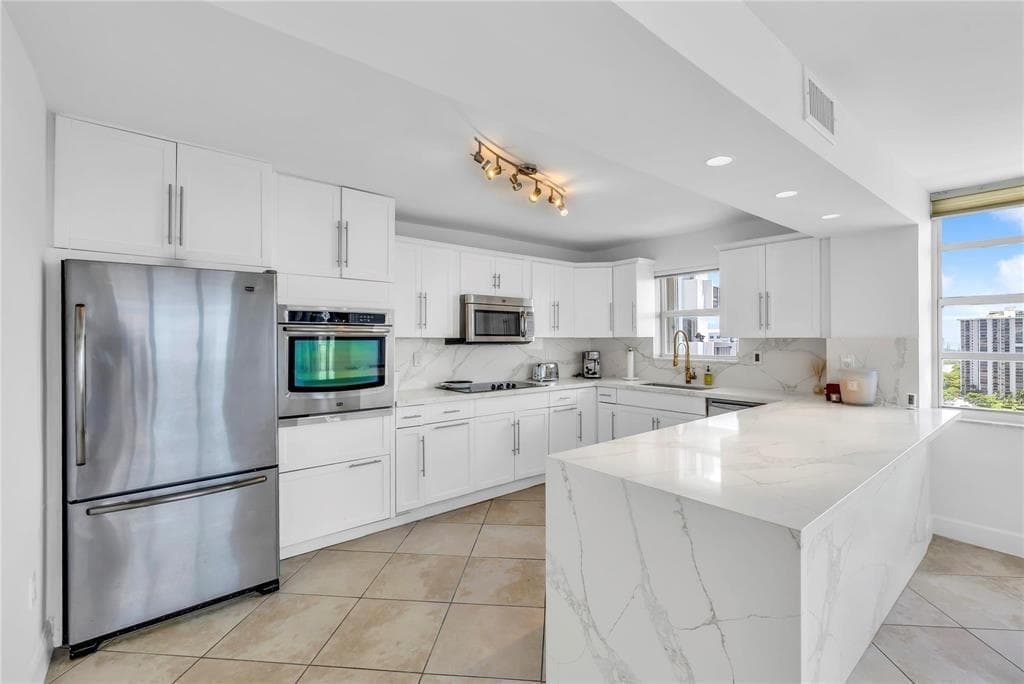 2750 NE 183rd Street 2202, Aventura, FL 33160 — photo 11 of 29