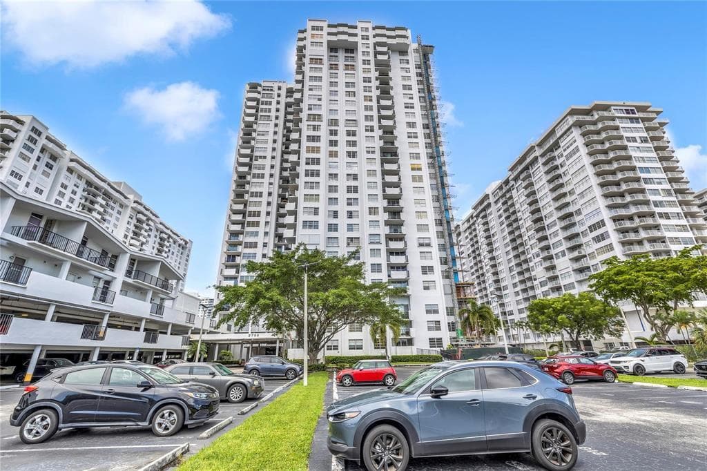 2750 NE 183rd Street 2202, Aventura, FL 33160 — photo 2 of 29