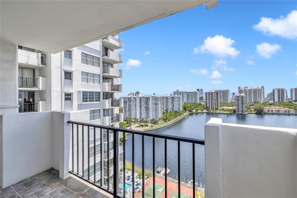 2750 NE 183rd Street 2202, Aventura, FL 33160 — photo 26 of 29