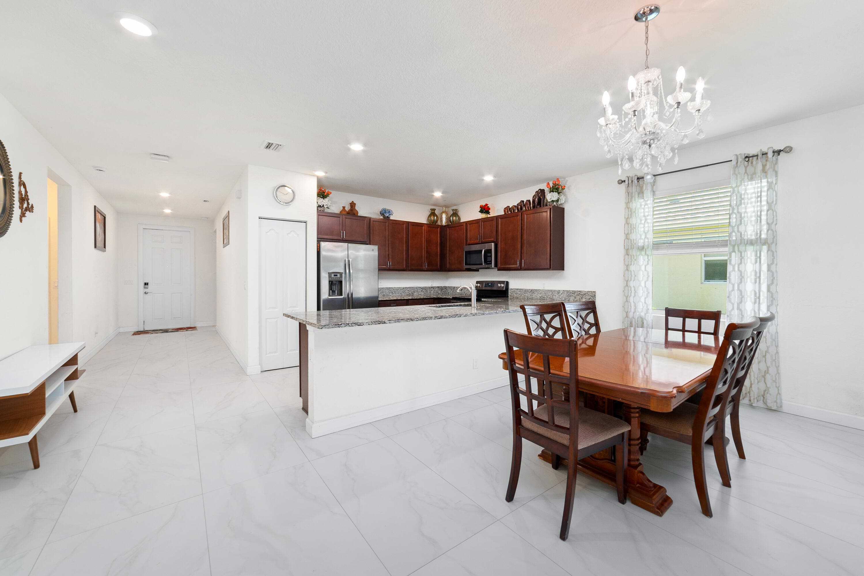 879 Bent Creek Drive, Fort Pierce, FL 34947 — photo 8 of 35