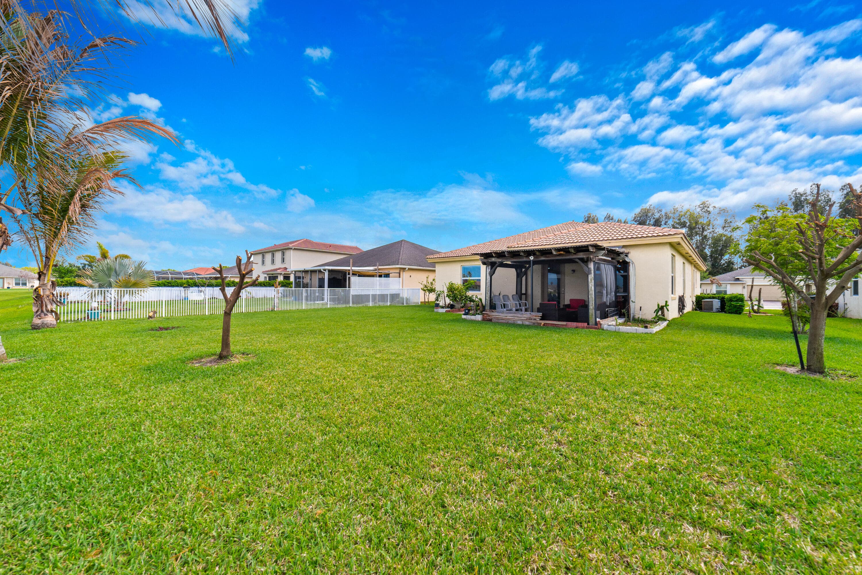 879 Bent Creek Drive, Fort Pierce, FL 34947 — photo 26 of 35