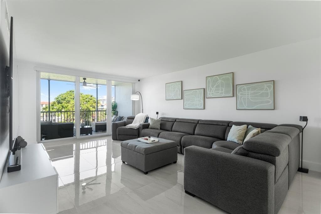 3100 NE 48th Court 413, Lighthouse Point, FL 33064 — photo 4 of 38