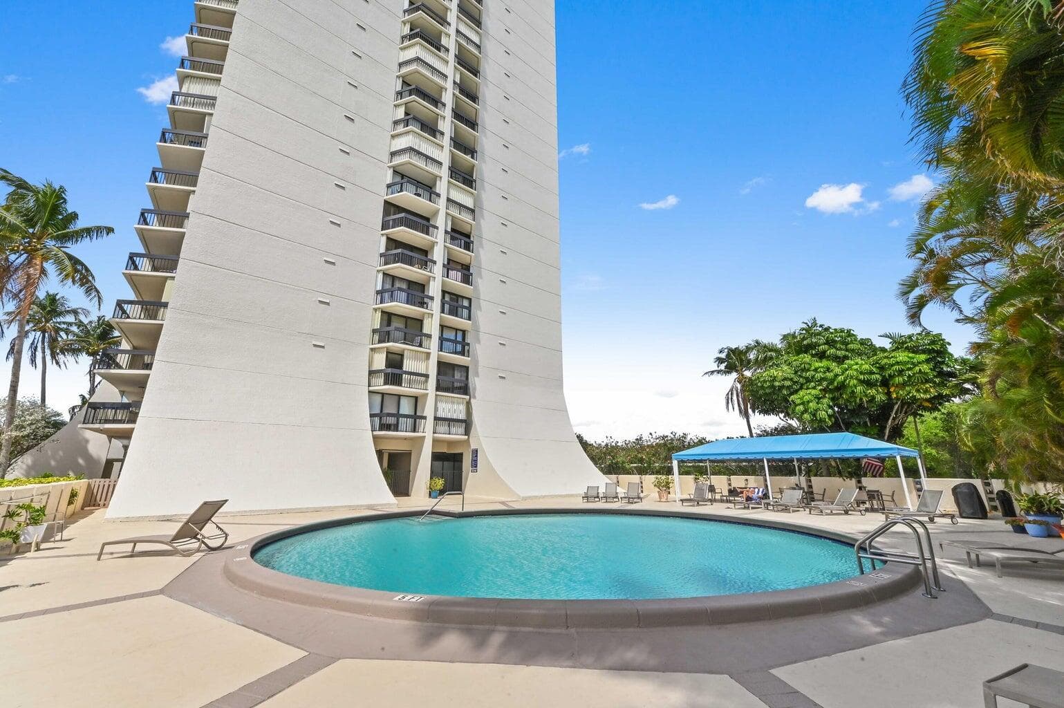 2400 Presidential Way 1906, West Palm Beach, FL 33401 — photo 37 of 42