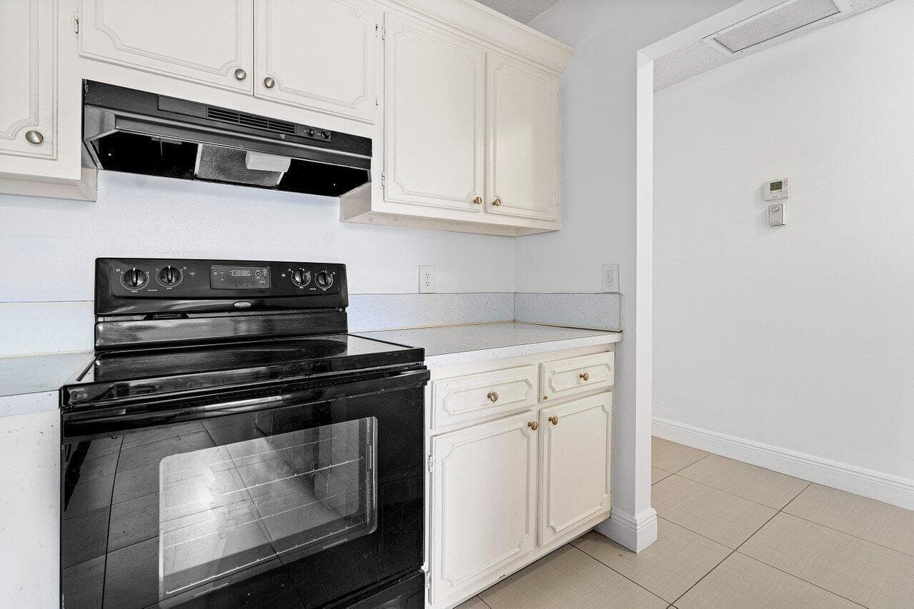 1021 Flame Vine Avenue, Delray Beach, FL 33445 — photo 4 of 24