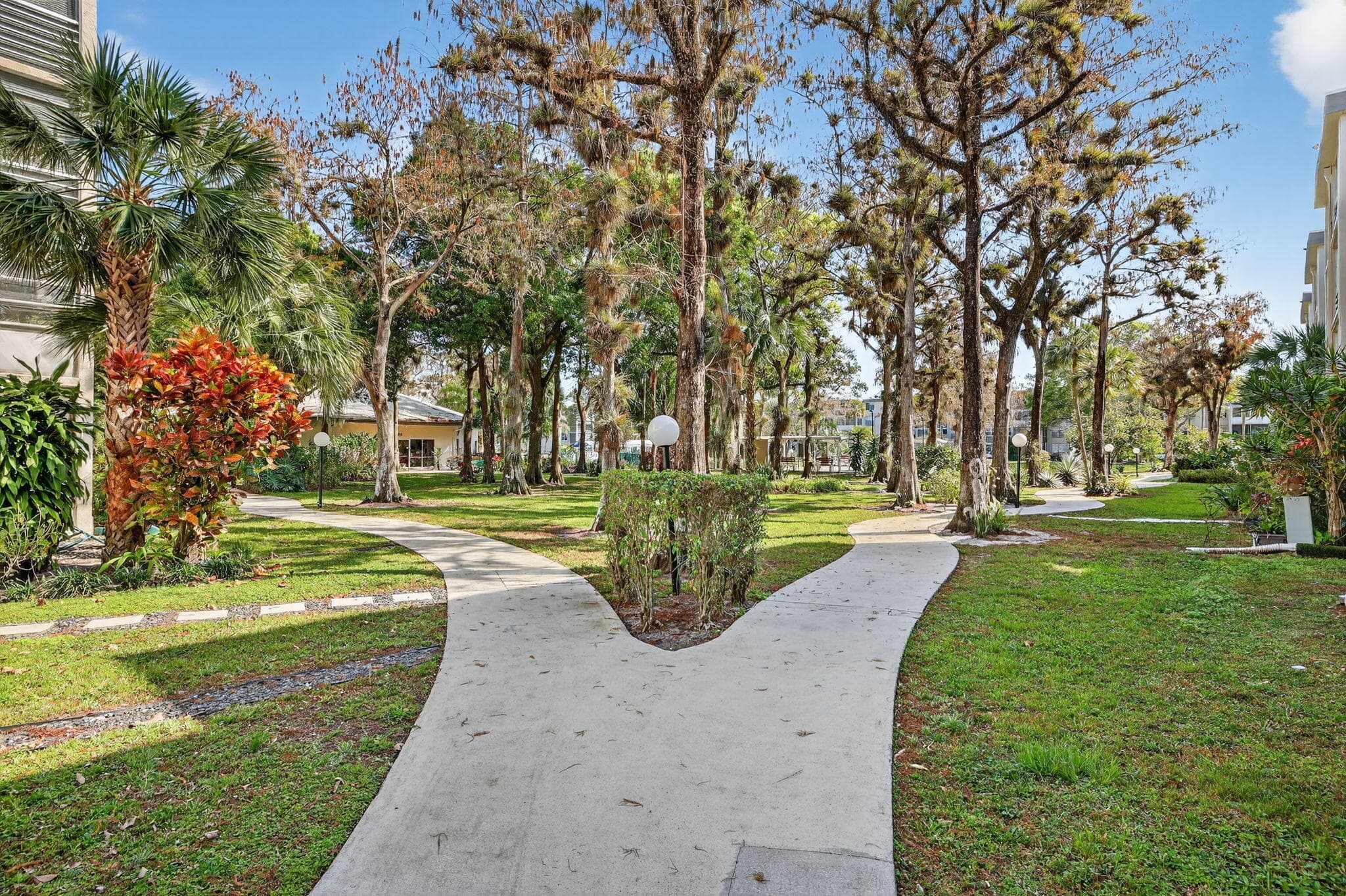 4850 NW 29 Court 327, Lauderdale Lakes, FL 33313 — photo 40 of 43