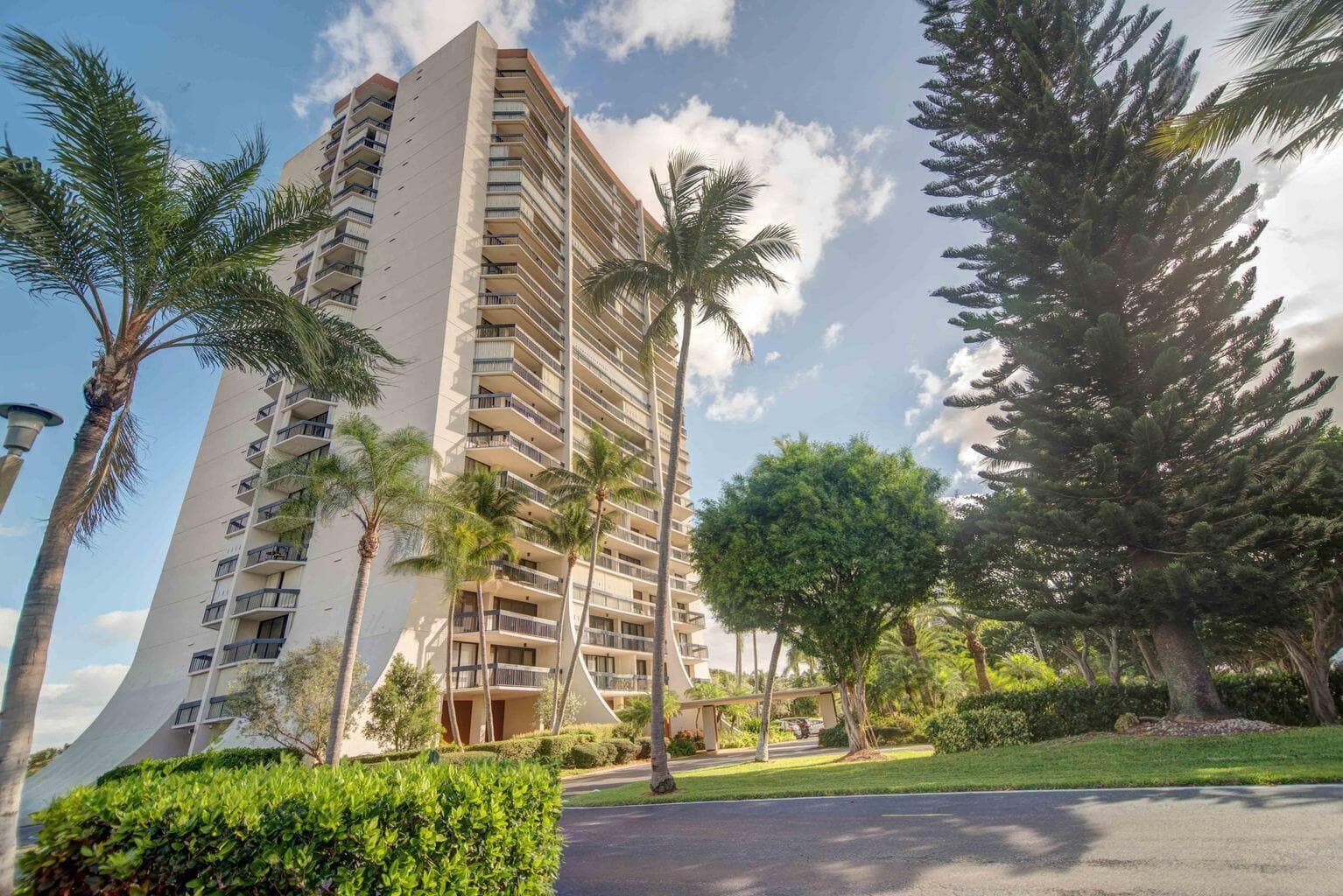 2400 Presidential Way 1906, West Palm Beach, FL 33401 — photo 38 of 42
