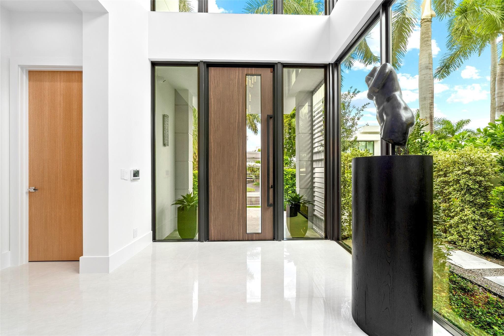 24 Fiesta Way, Fort Lauderdale, FL 33301 — photo 11 of 87
