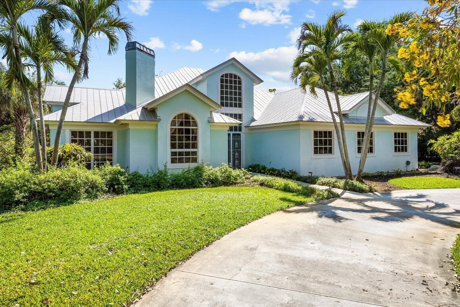 340 SE Saint Lucie Boulevard, Stuart, FL 34996 — photo 1 of 60