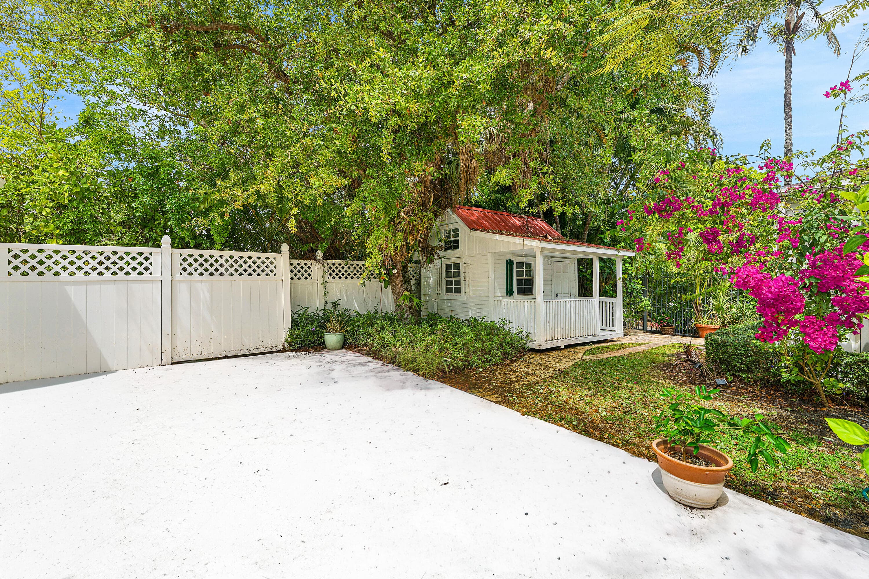 210 Merrain Road, Palm Beach, FL 33480 — photo 10 of 33