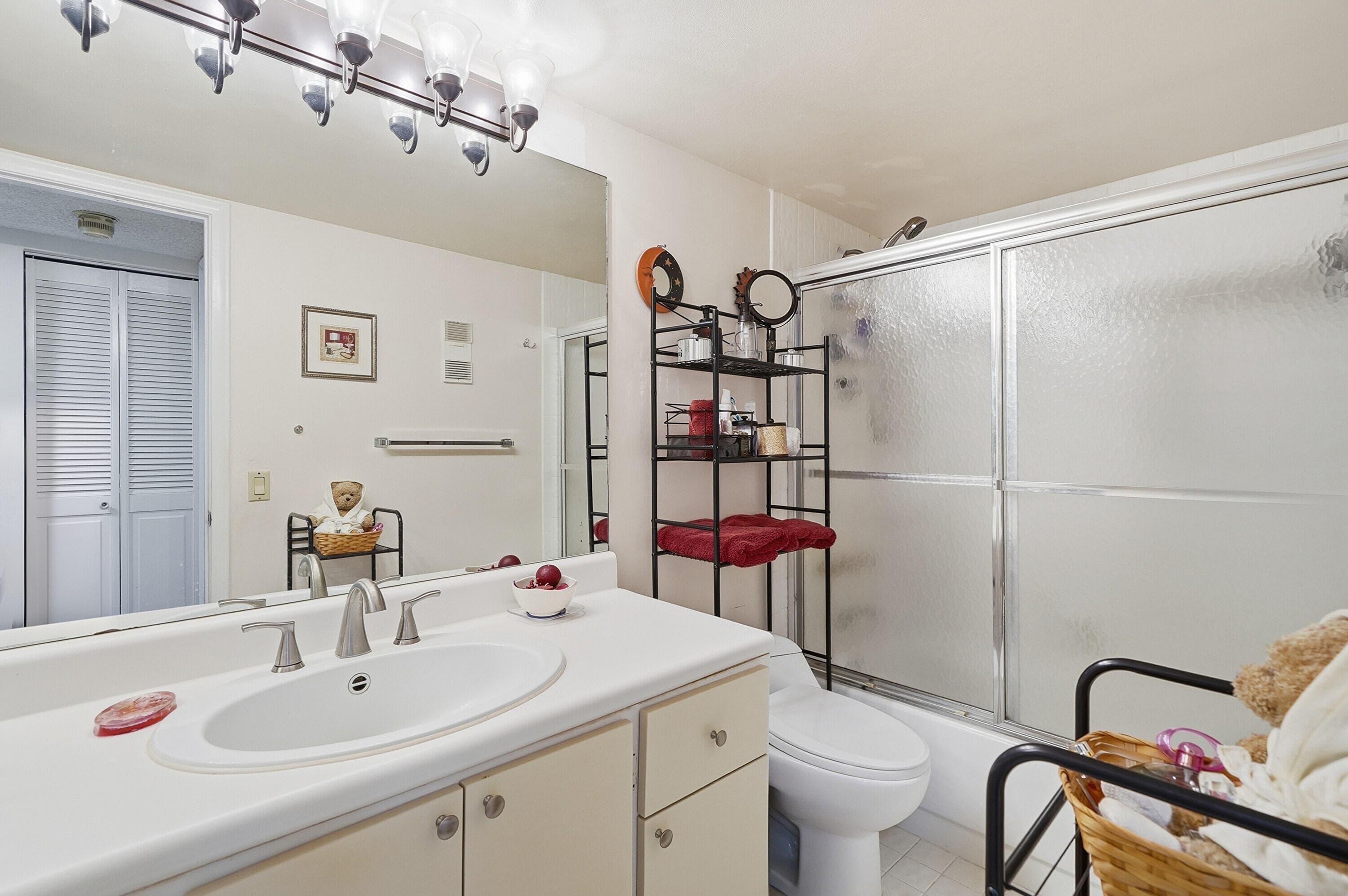 7050 NW 44th Street 705, Lauderhill, FL 33319 — photo 29 of 40
