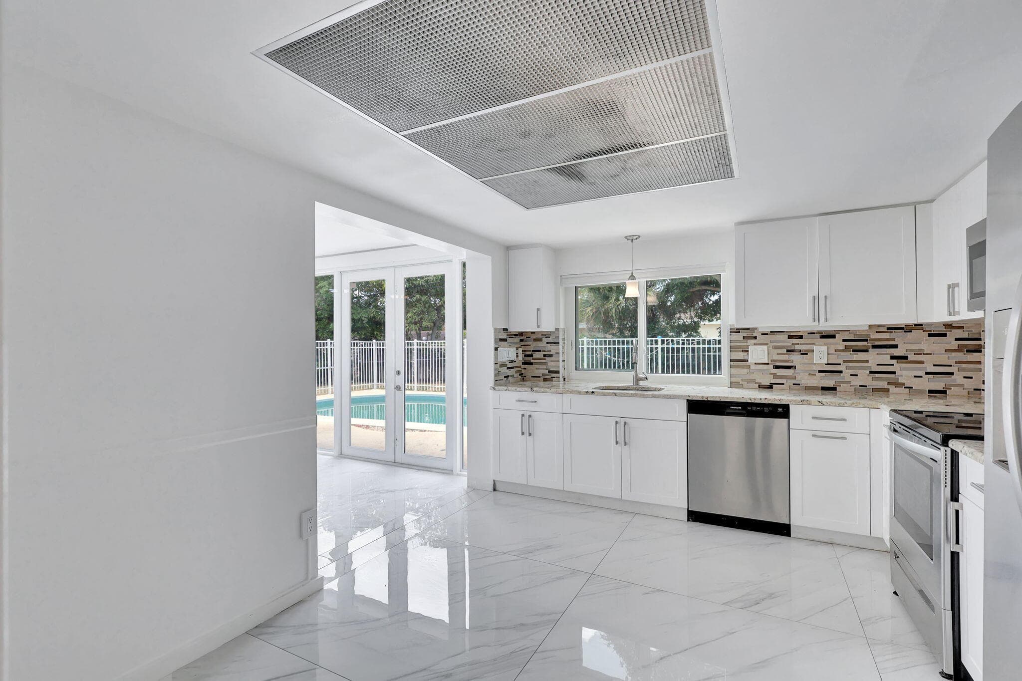 334 SW 13th Avenue, Boynton Beach, FL 33435 — photo 14 of 41