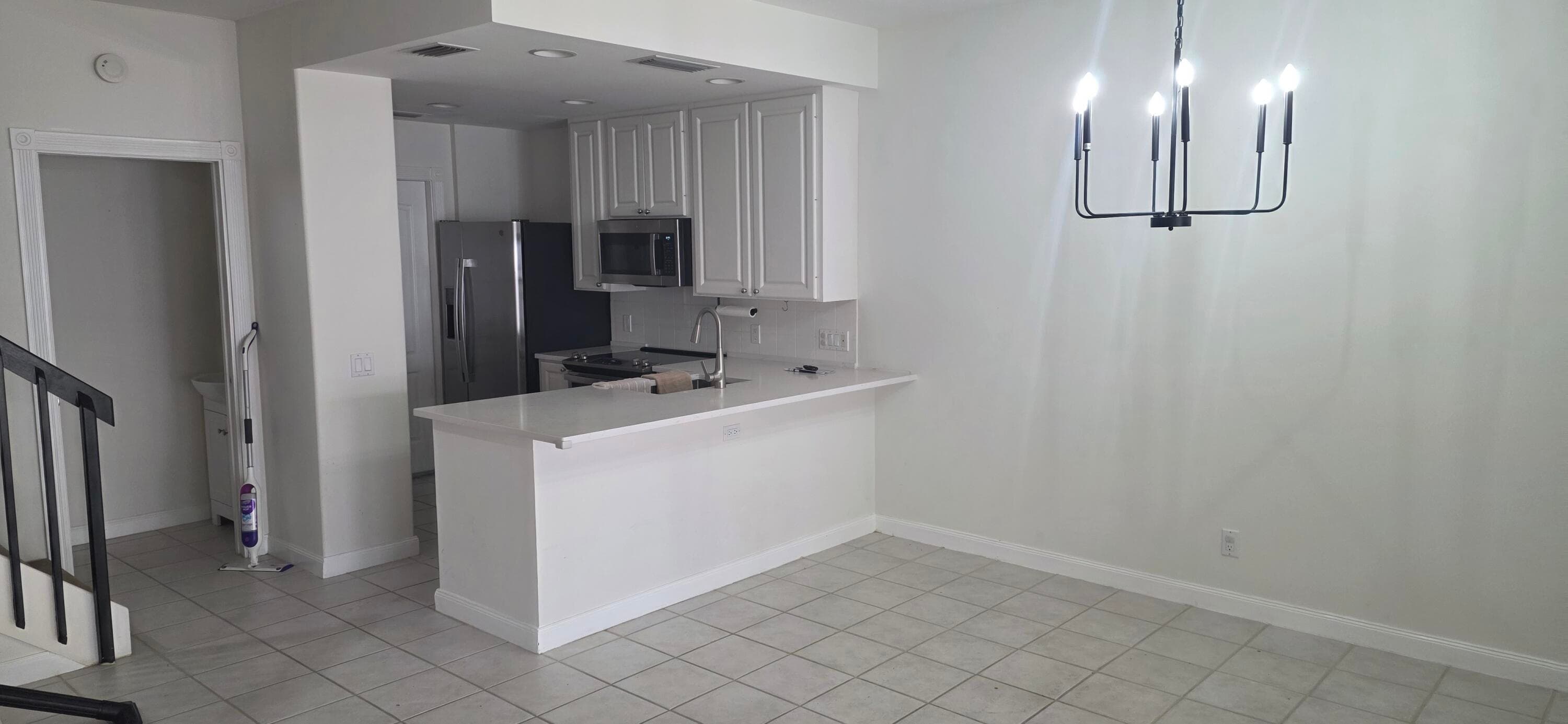 Townhouse in Tequesta — photo 7 of 23