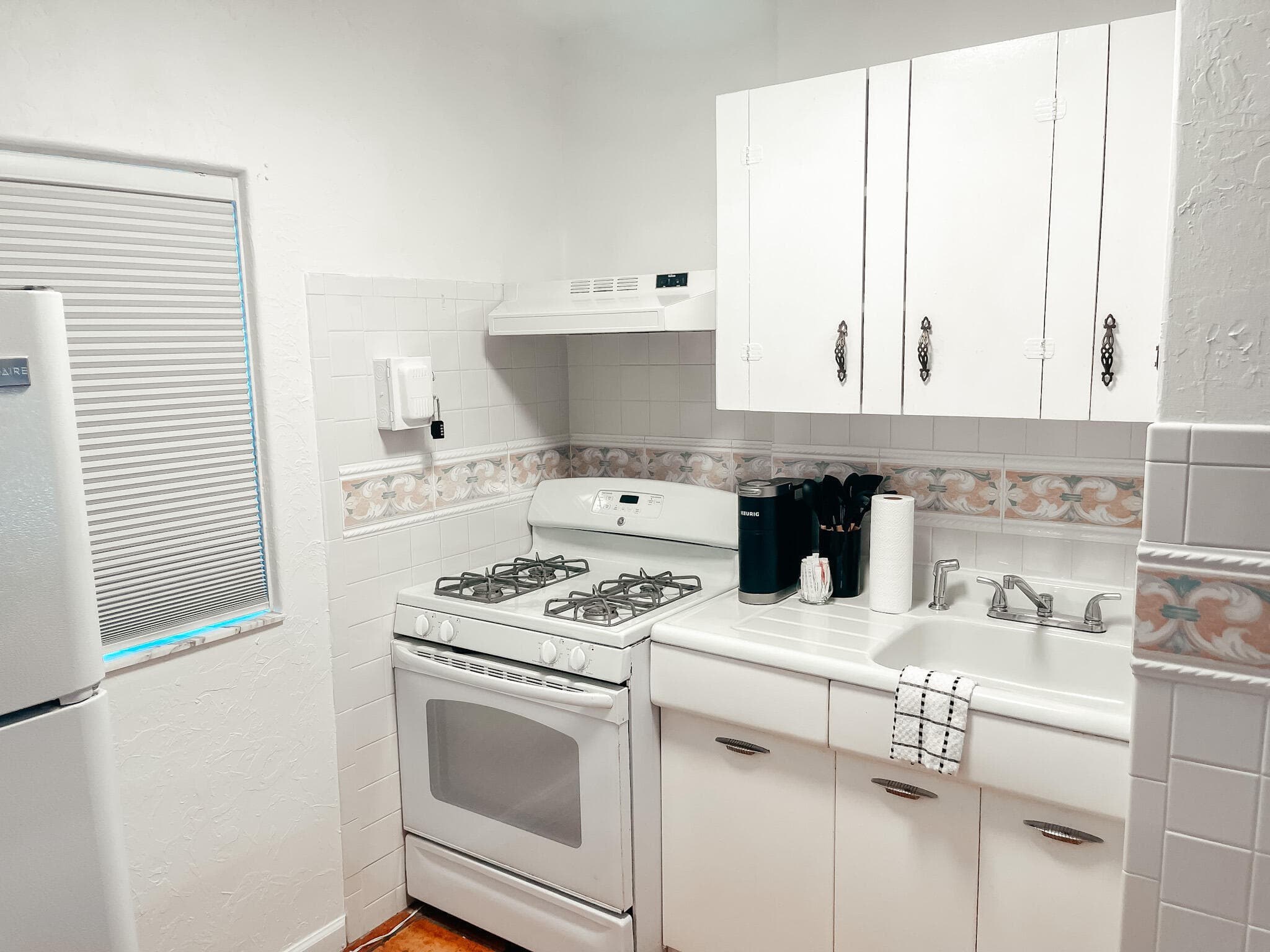 516 3rd Avenue S, Lake Worth Beach, FL 33460 — photo 2 of 5